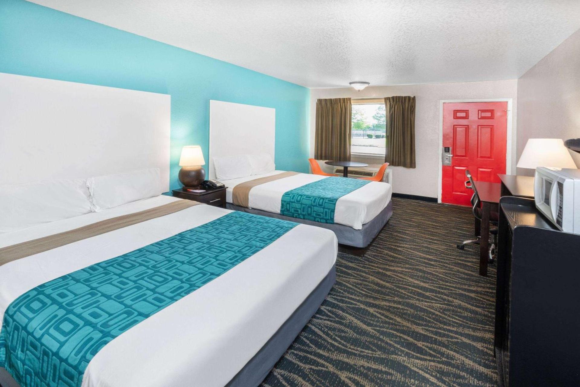 Howard Johnson by Wyndham Houston Hobby Airport photo 22