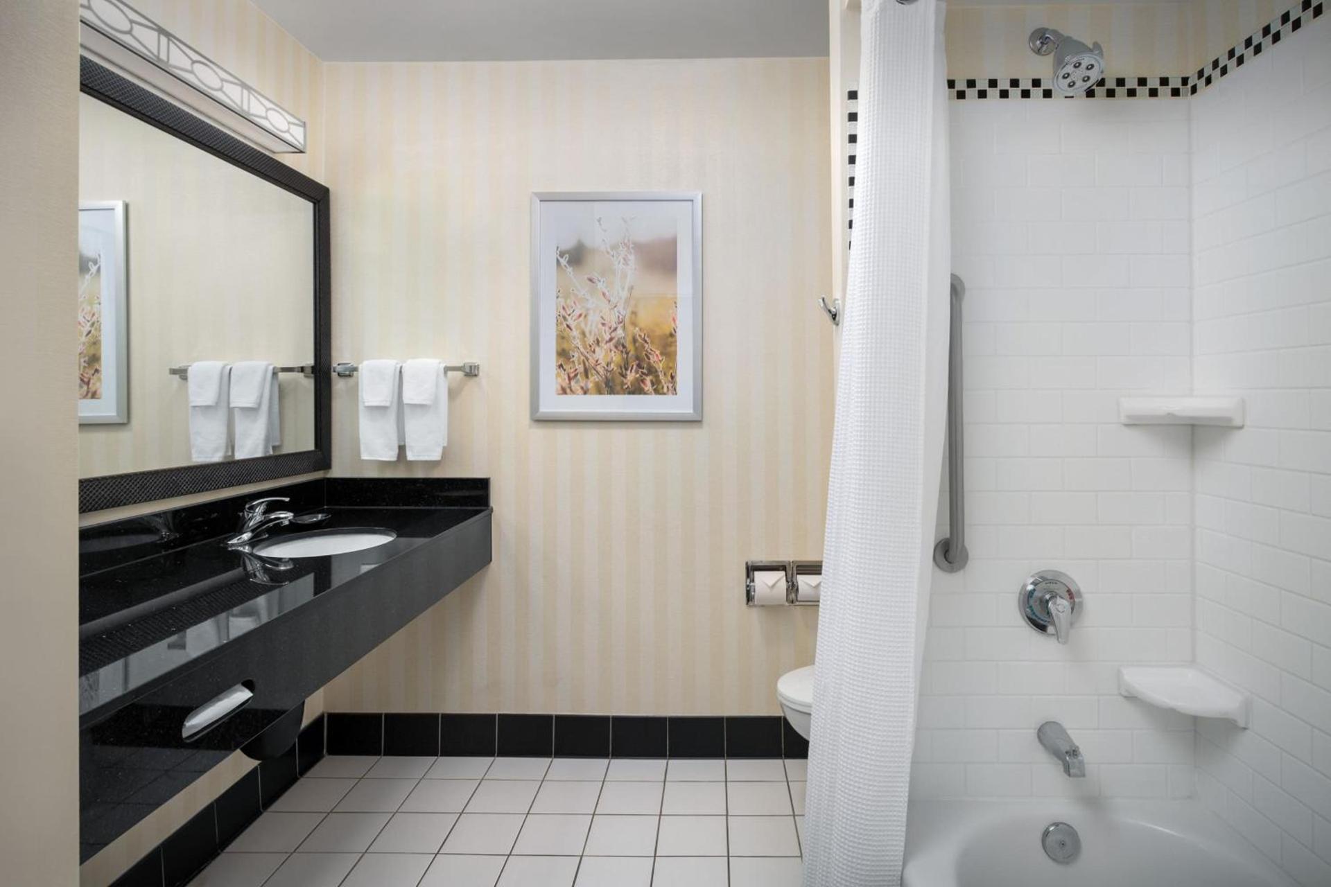 Fairfield by Marriott Tacoma Puyallup photo 29