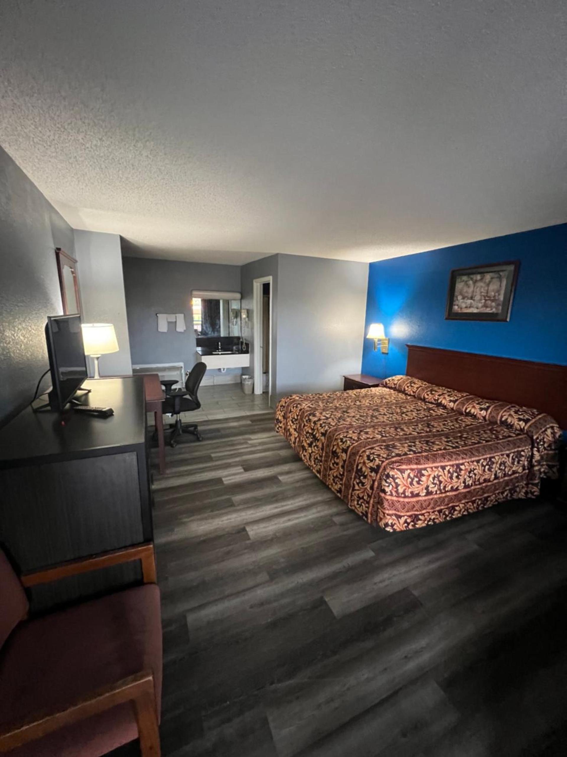 Executive Inn and Suites - Jackson photo 26