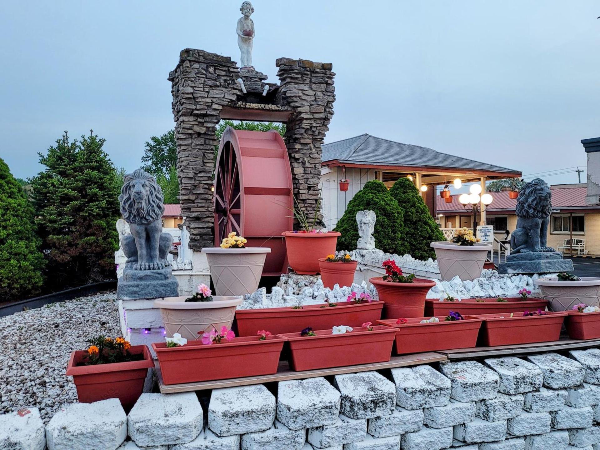 Woodland Inn photo 23