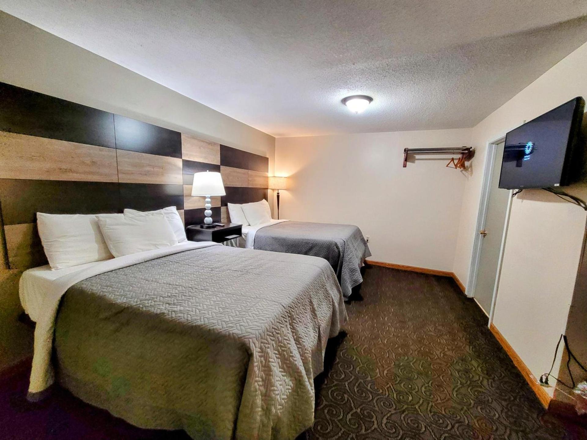 Woodland Inn photo 26