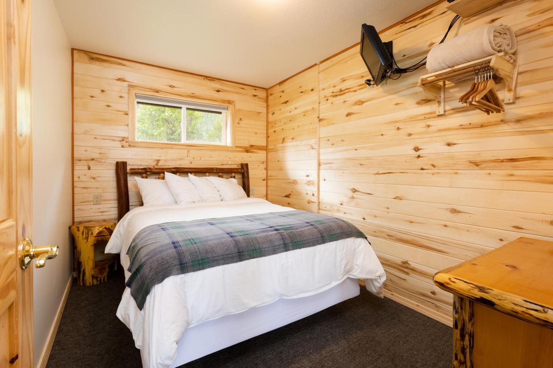 Beargrass Lodging & RV Resort photo 63
