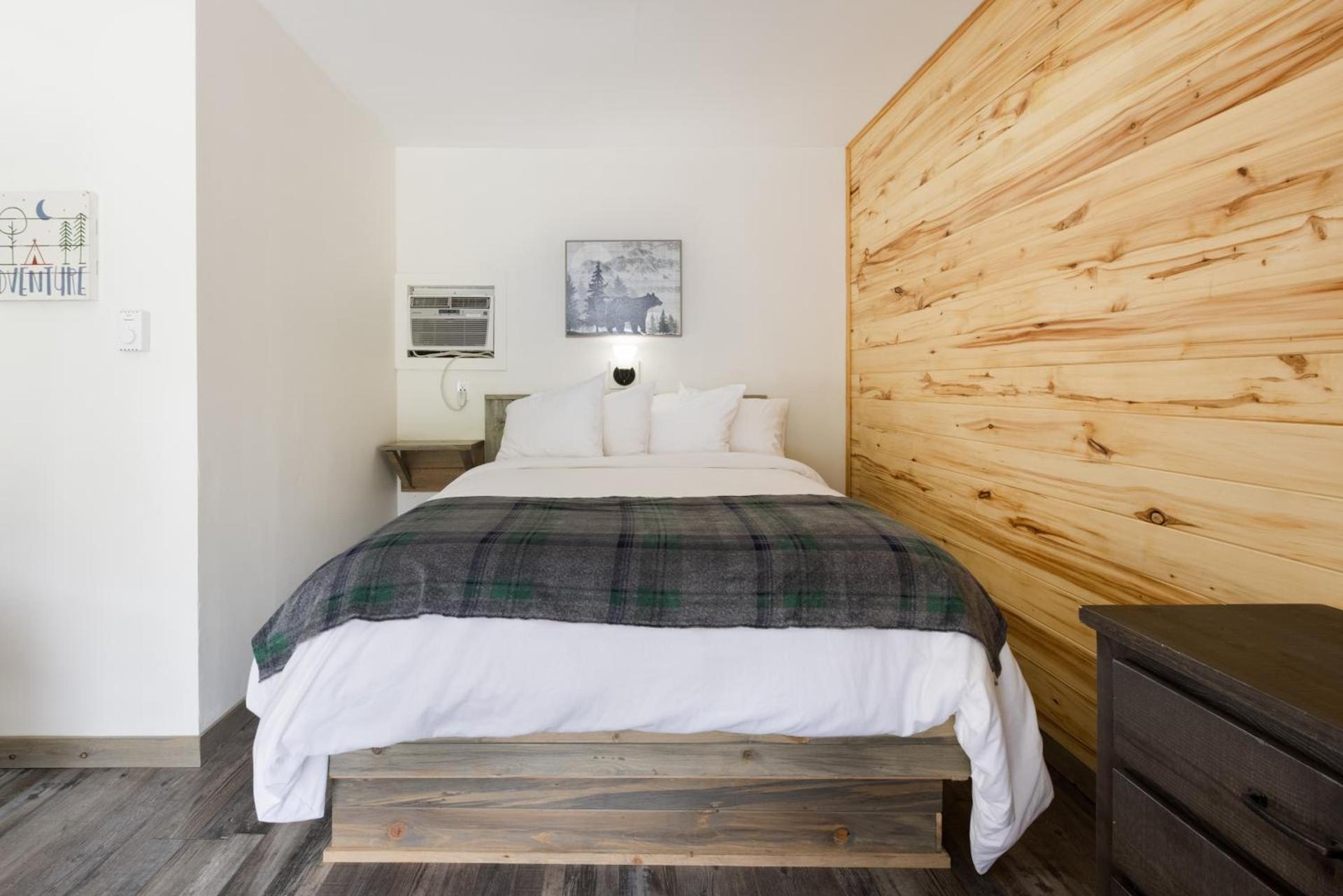 Beargrass Lodging & RV Resort photo 40