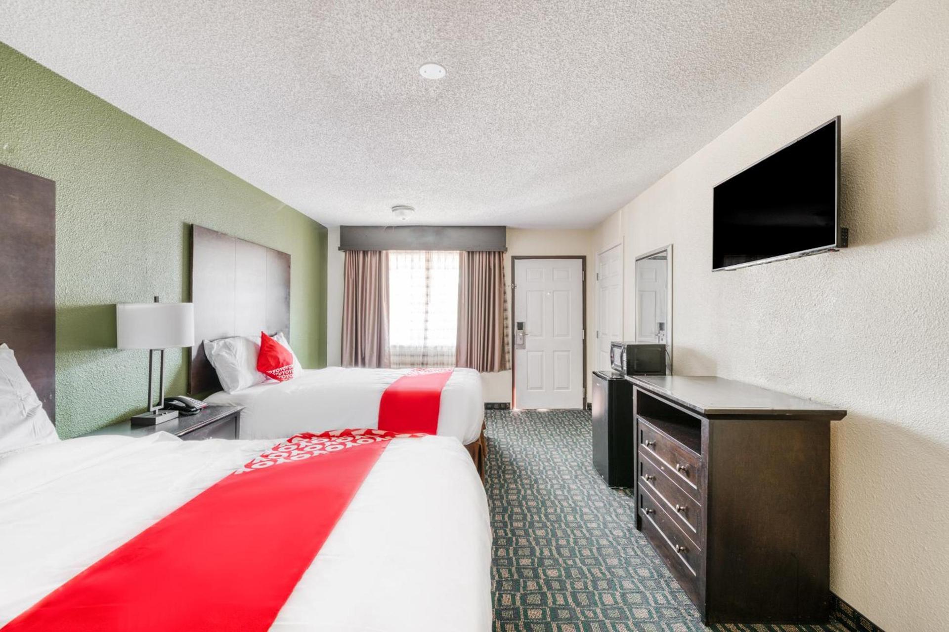 OYO Hotel Rosenberg TX I-69 photo 22