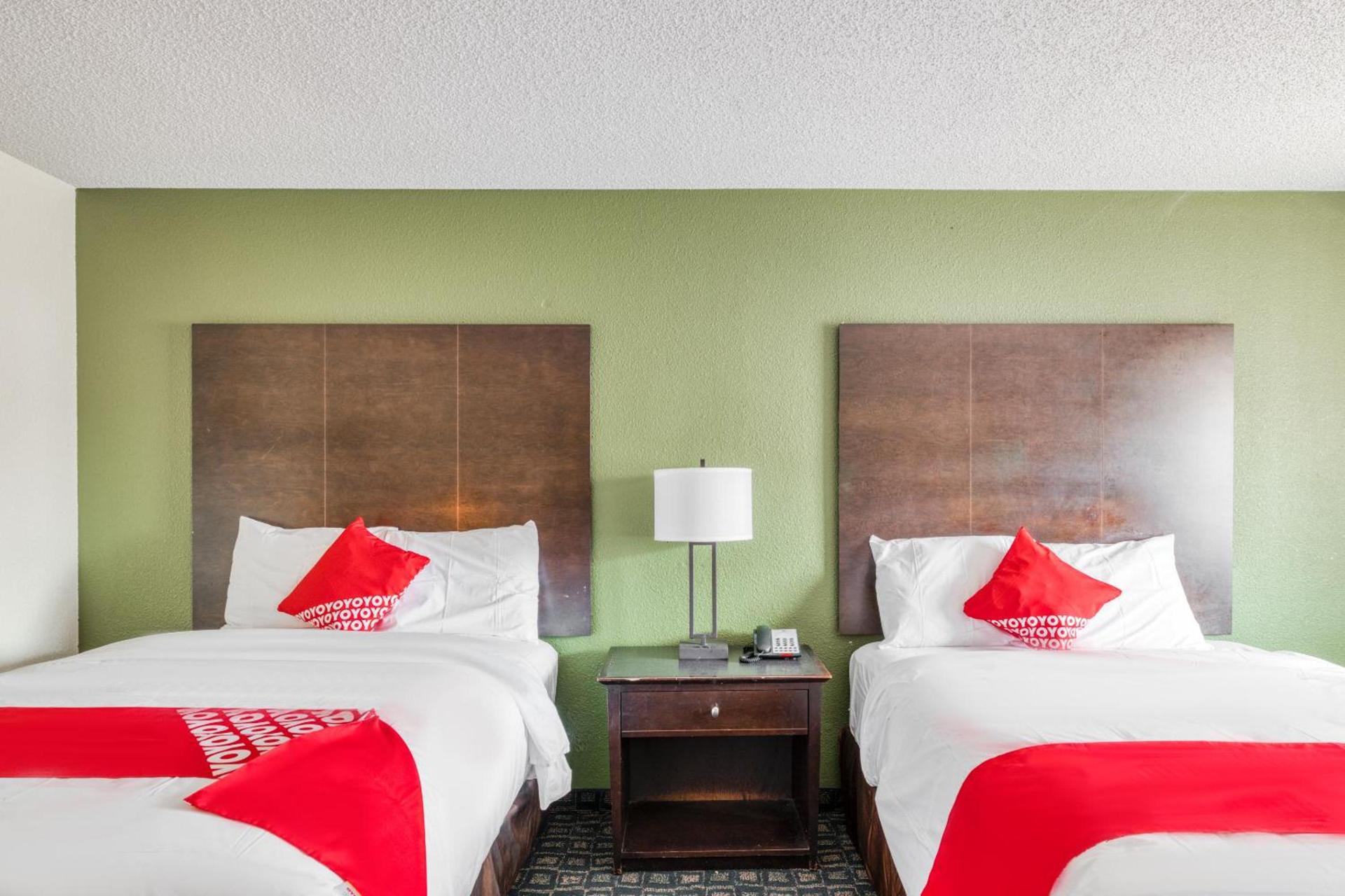 OYO Hotel Rosenberg TX I-69 photo 20