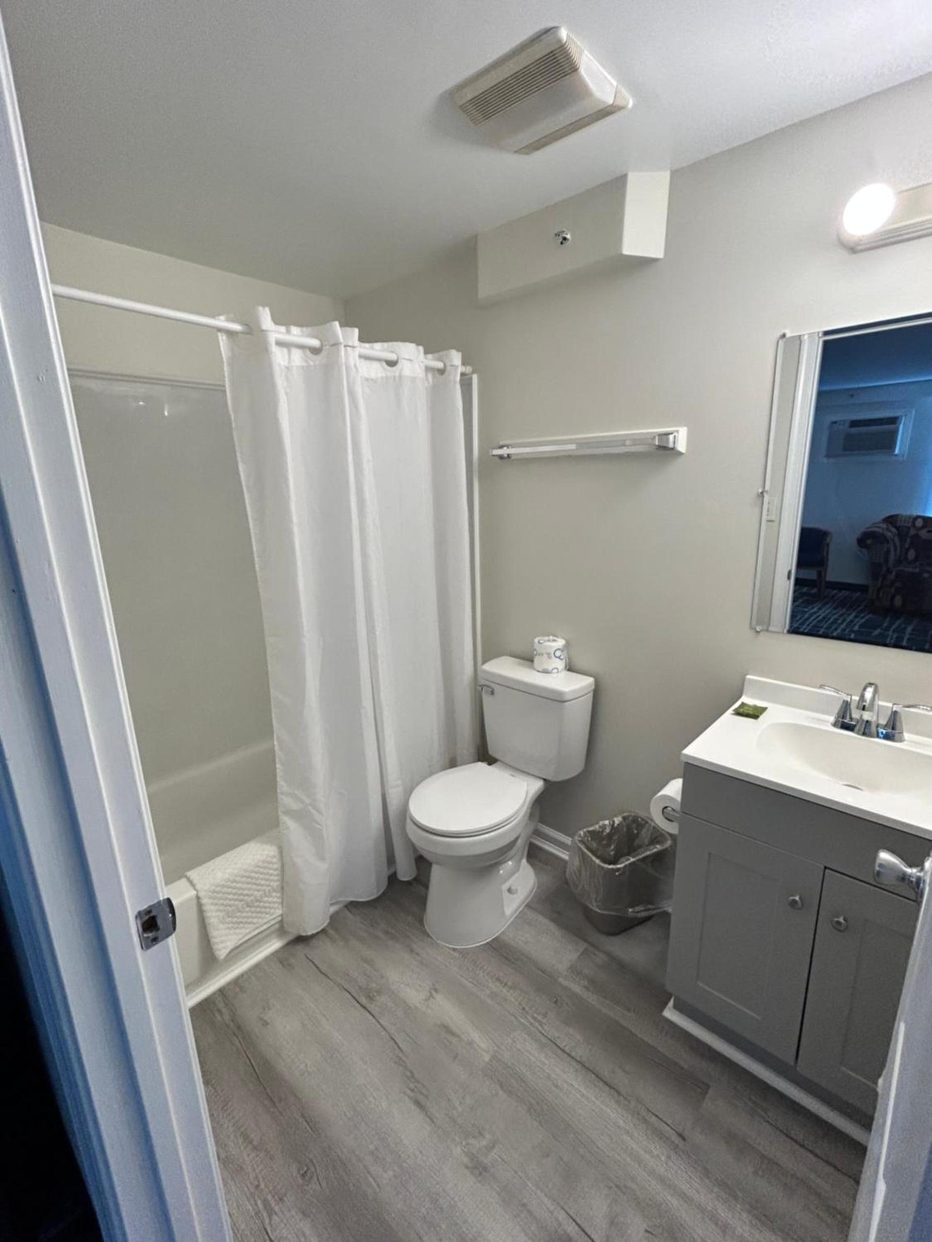 Blue Wave Inn - Ocean City photo 37