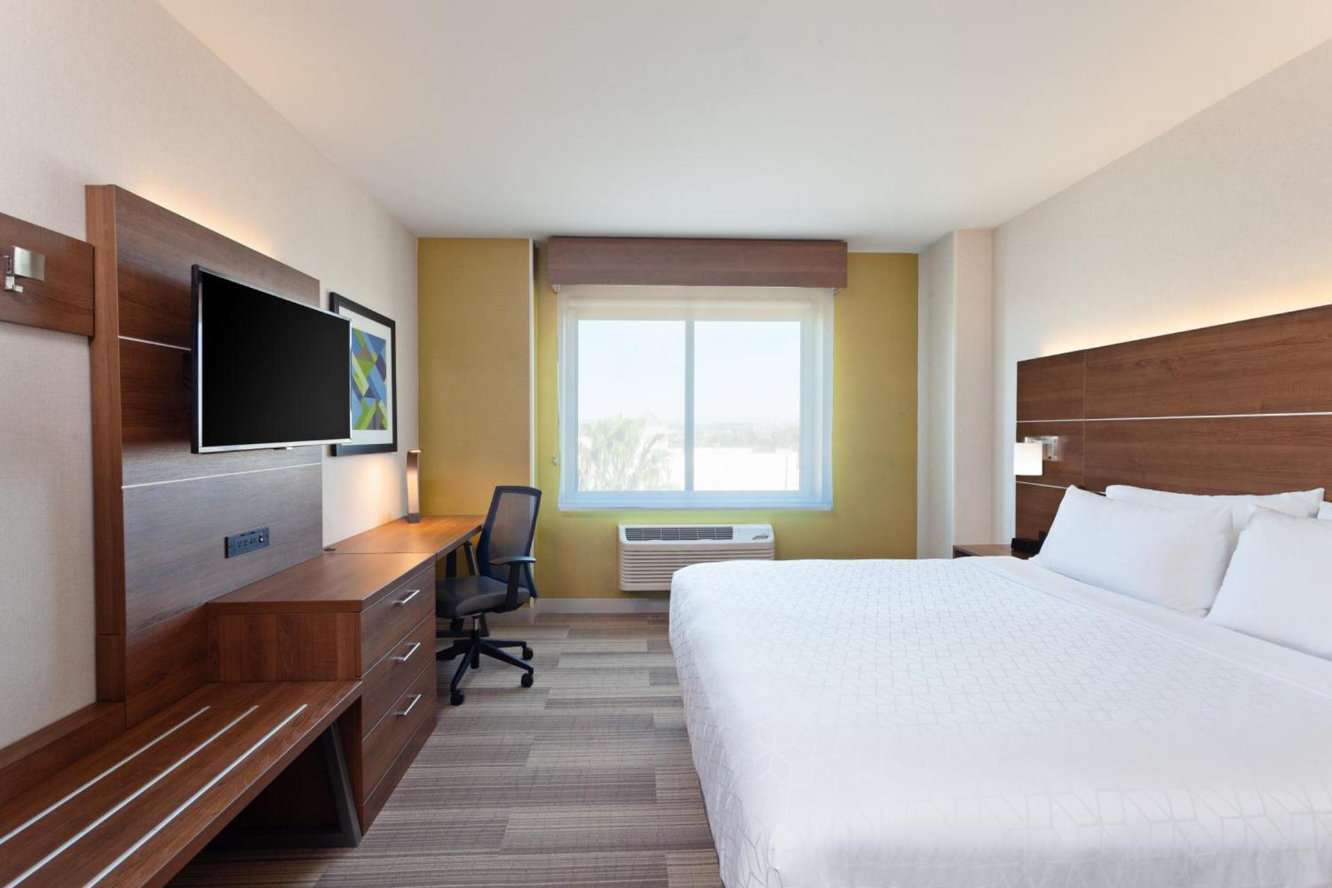 Holiday Inn Express Los Angeles LAX Airport by IHG photo 41