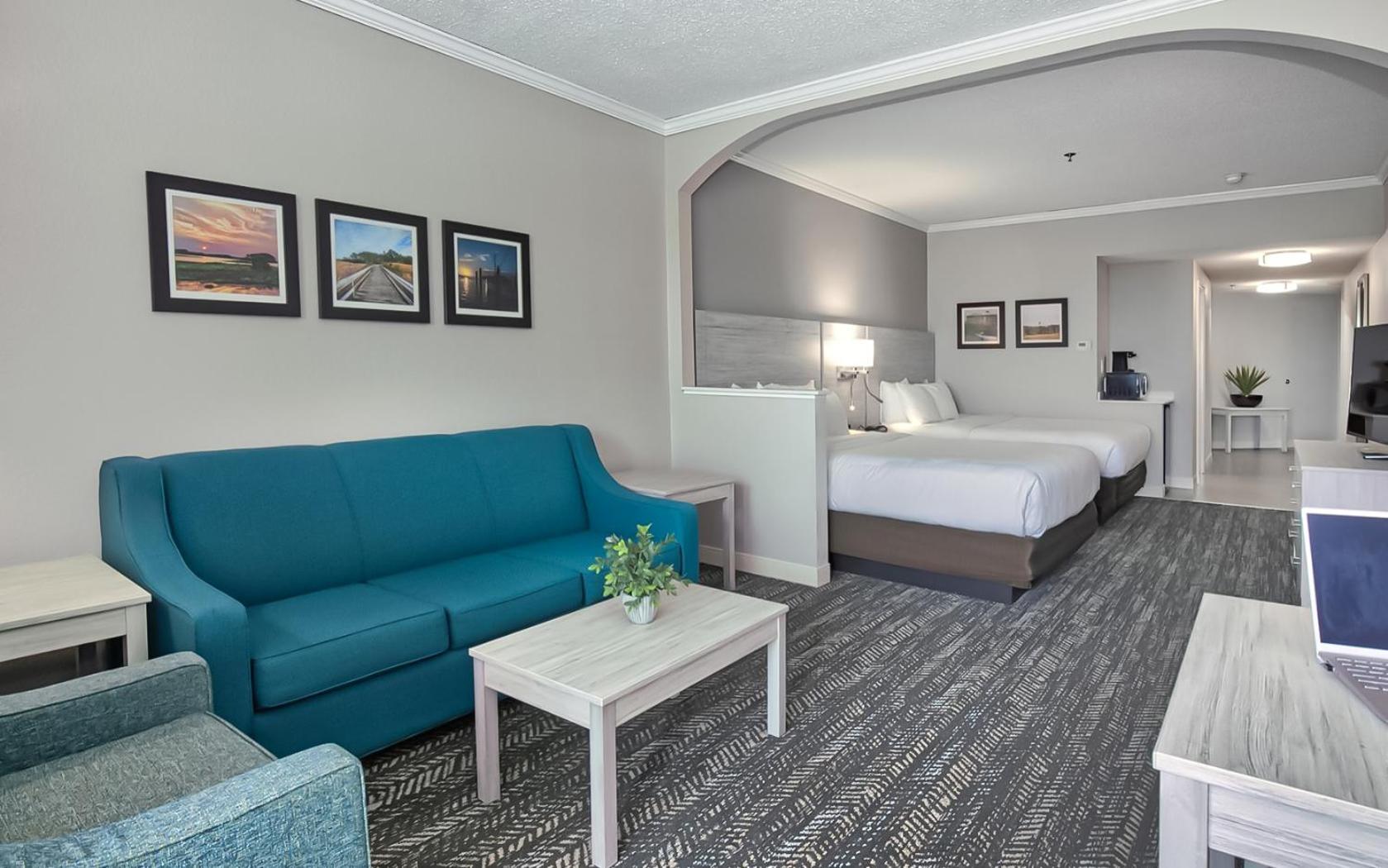 Comfort Suites Chincoteague Island Bayfront Resort photo 73