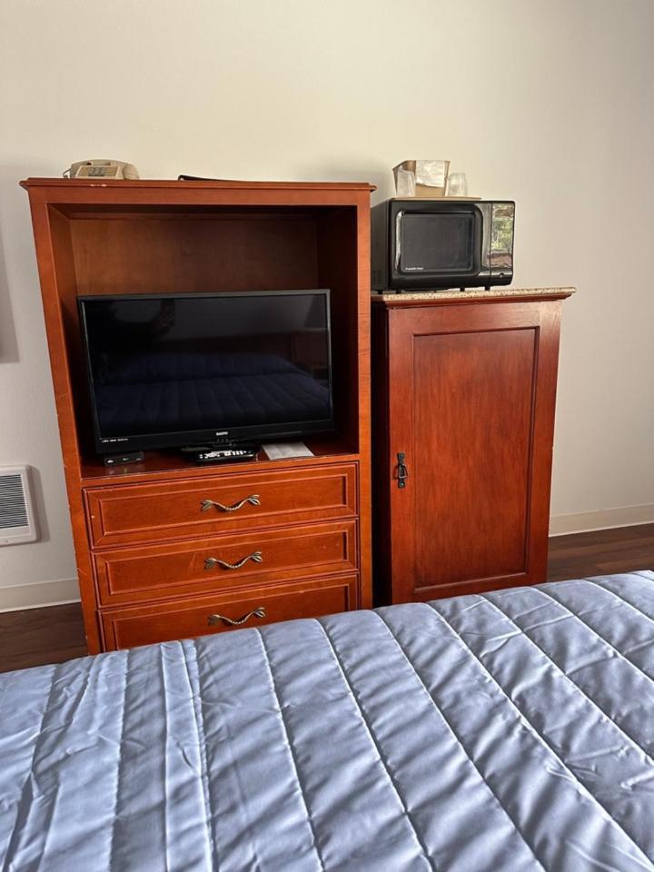 Captain John's Motel photo 5