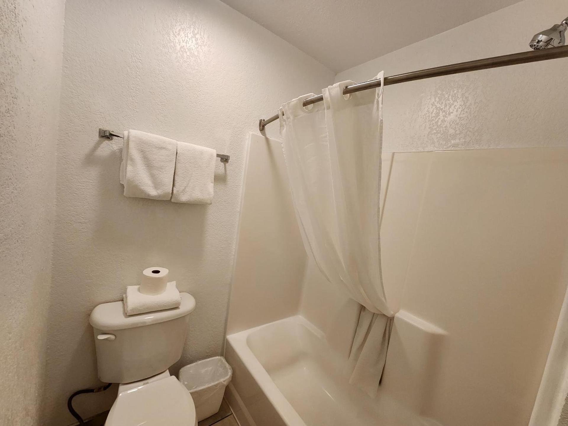 Silver Saddle Motel photo 33