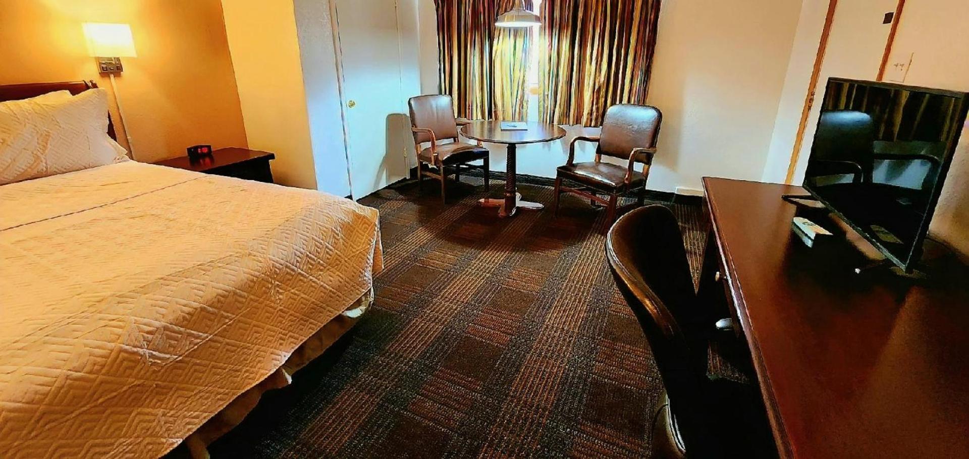 Silver Saddle Motel photo 37