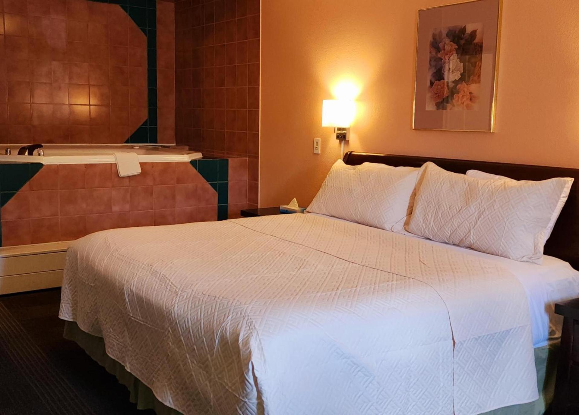 Silver Saddle Motel photo 38