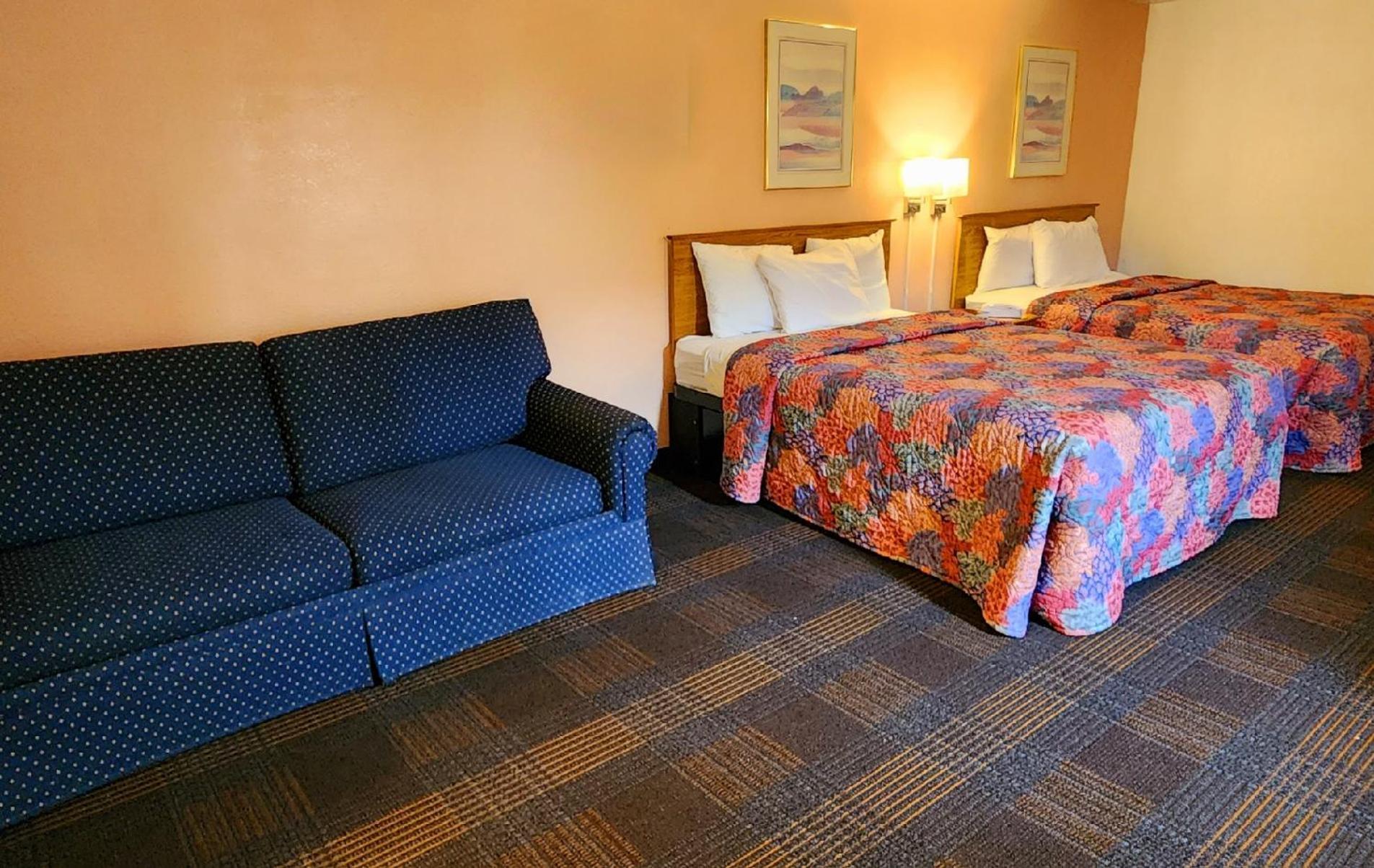 Silver Saddle Motel photo 40
