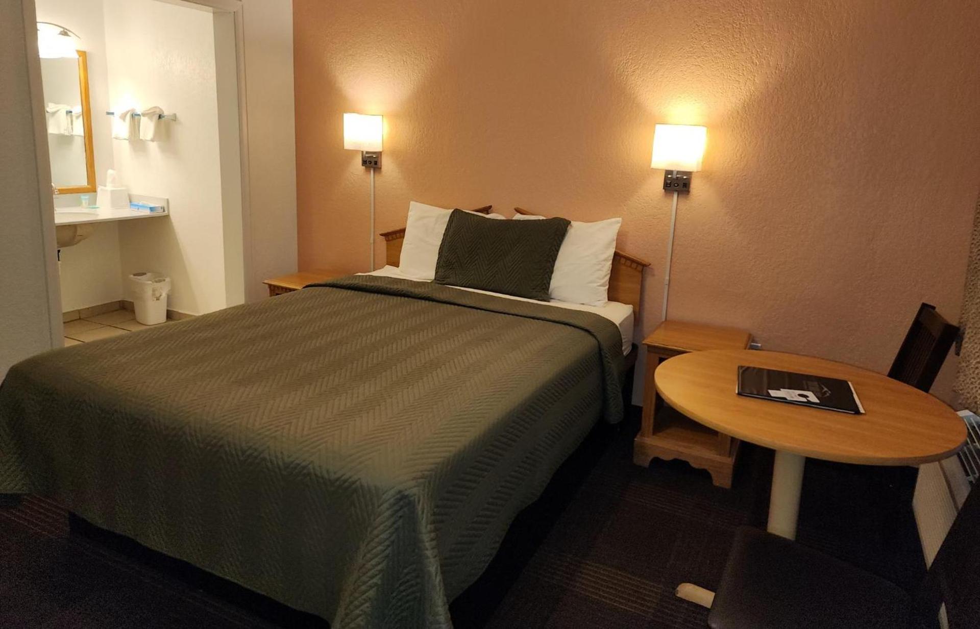 Silver Saddle Motel photo 44