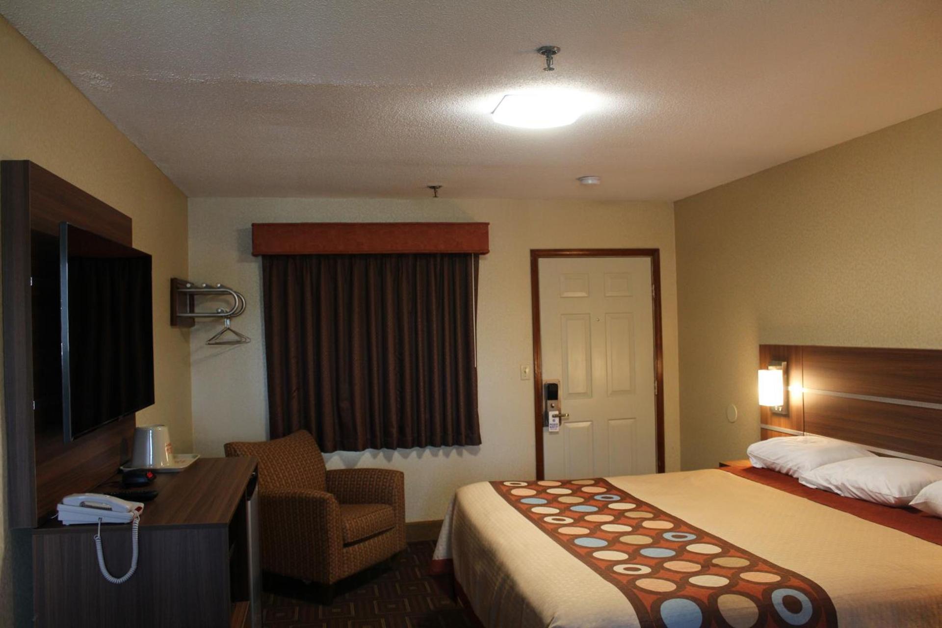 American Inn photo 20