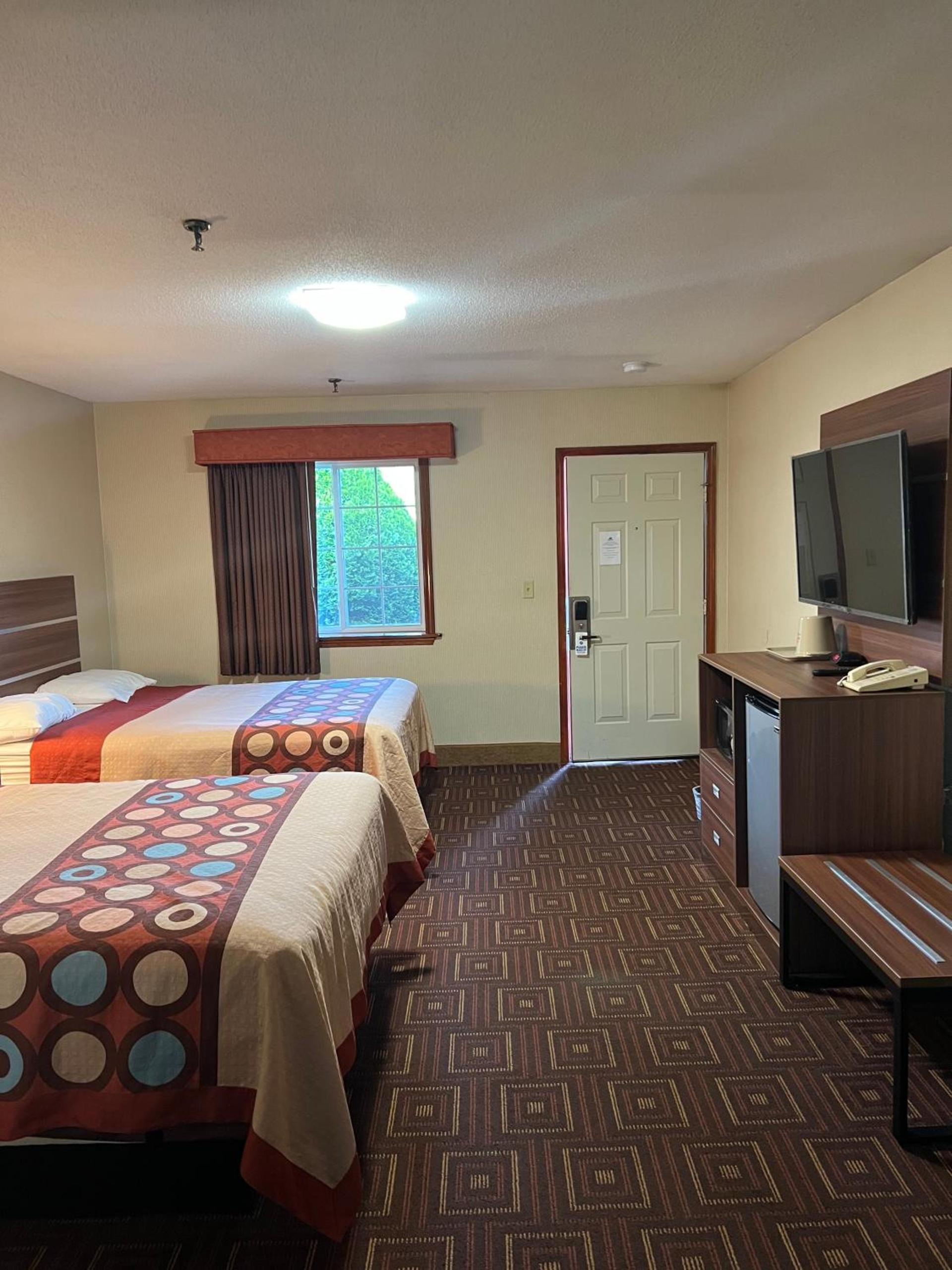 American Inn photo 13
