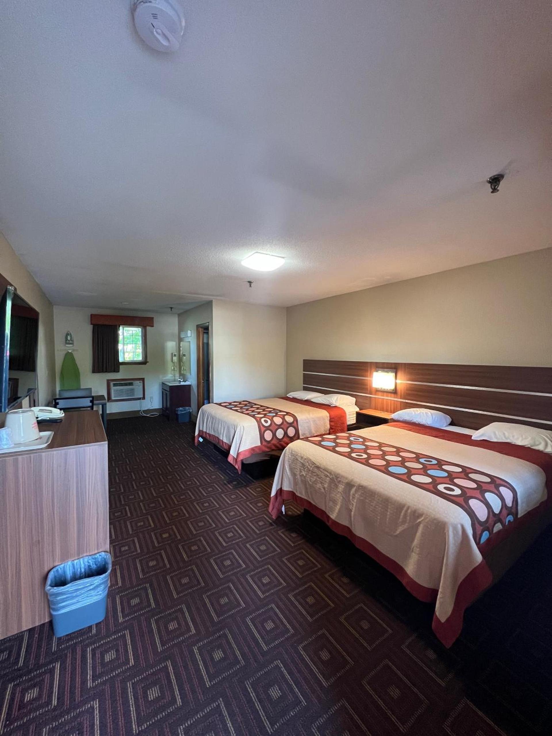 American Inn photo 21