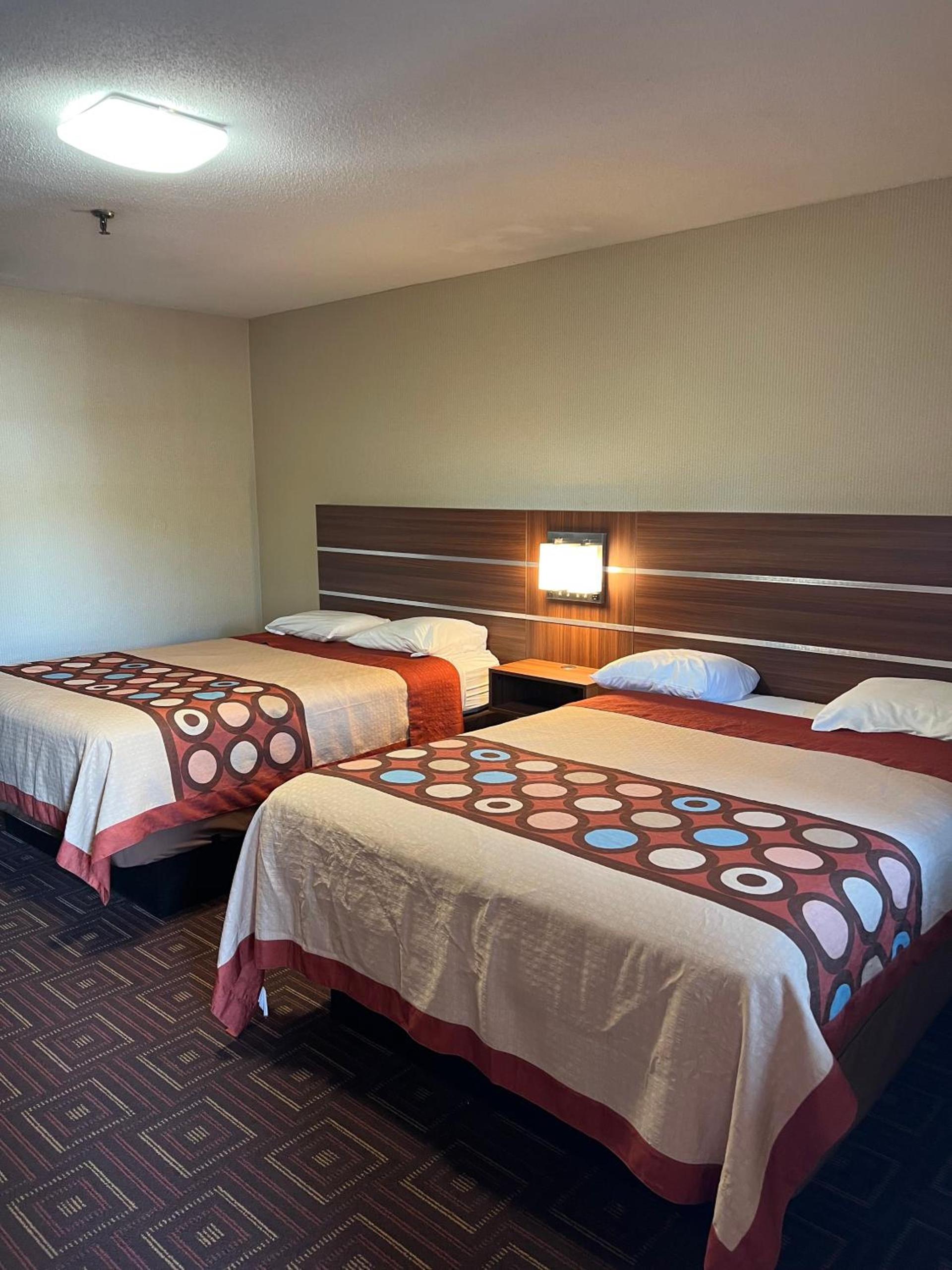 American Inn photo 22