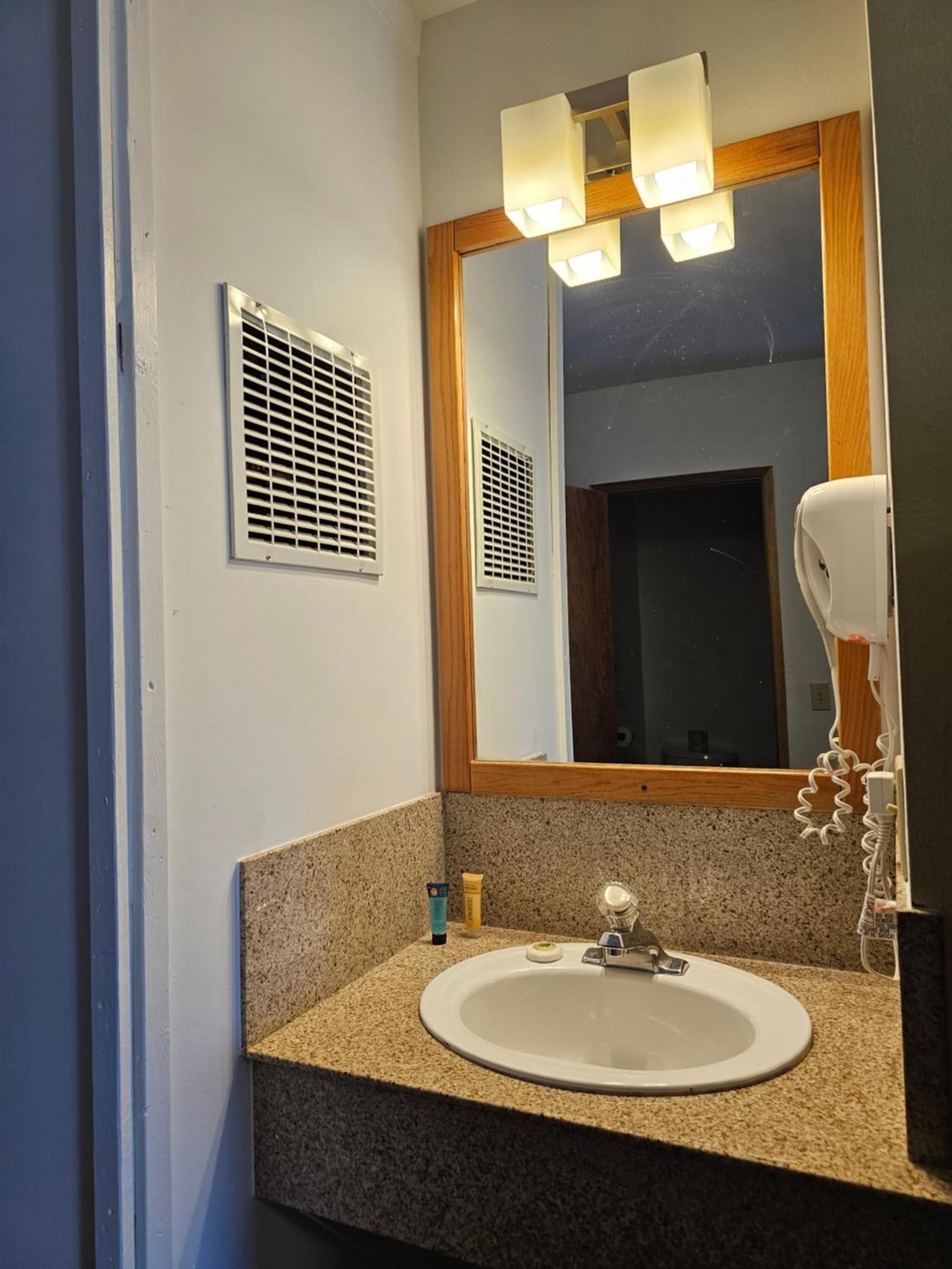 Cle Elum Travelers Inn photo 31