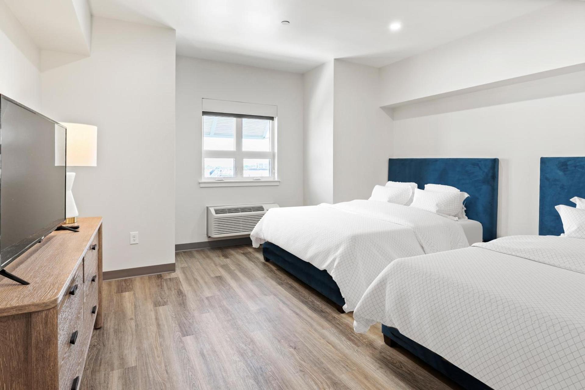 Seaport Suites photo 34
