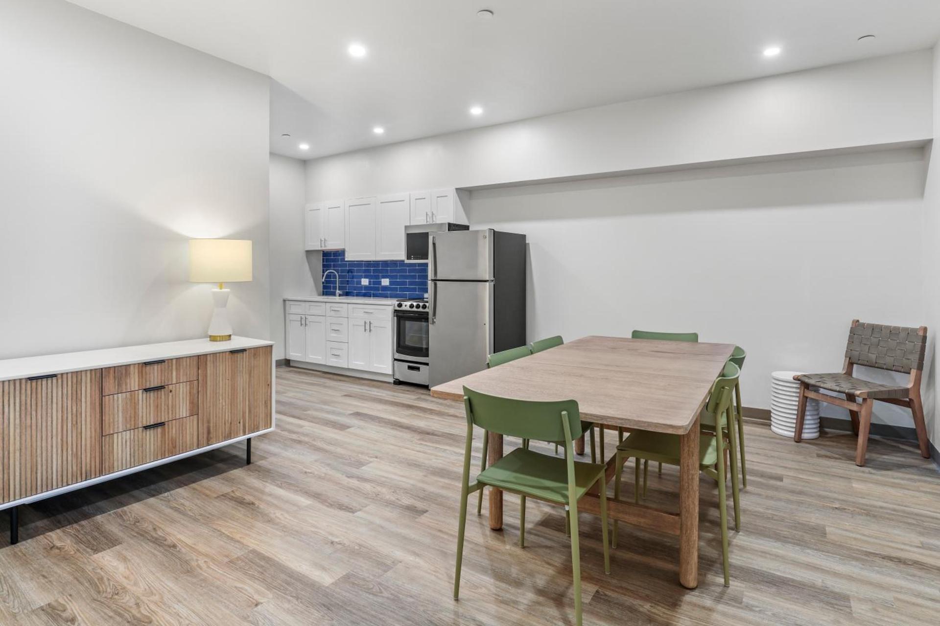 Seaport Suites photo 40