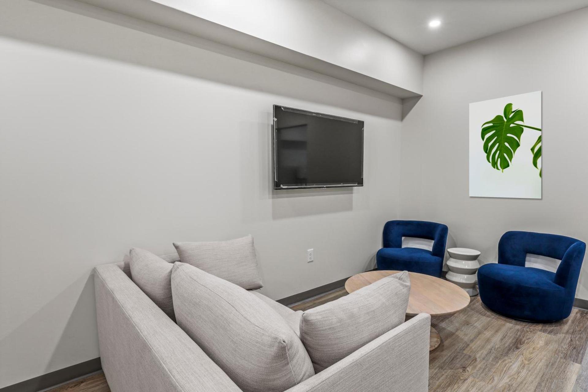 Seaport Suites photo 12