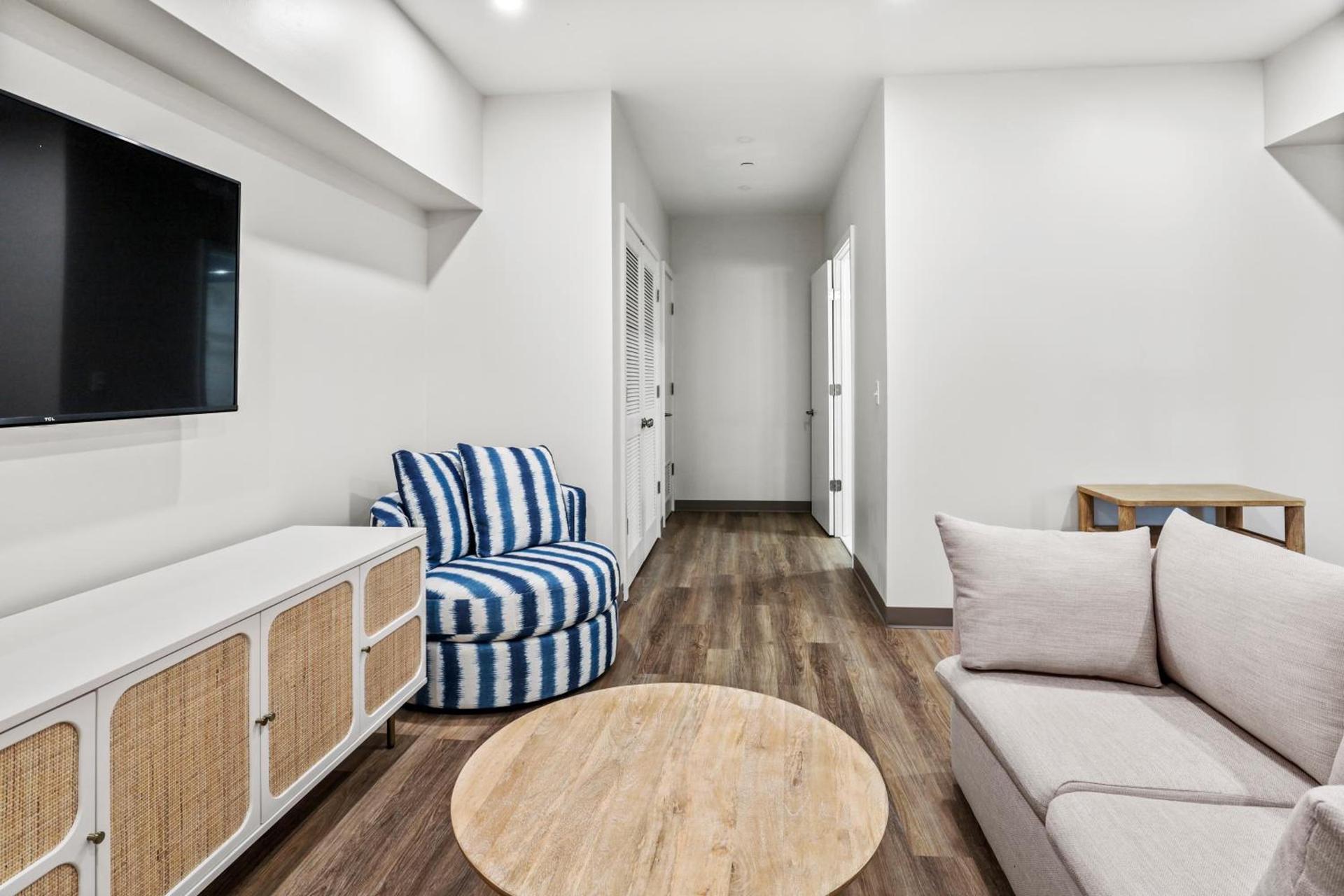 Seaport Suites photo 19