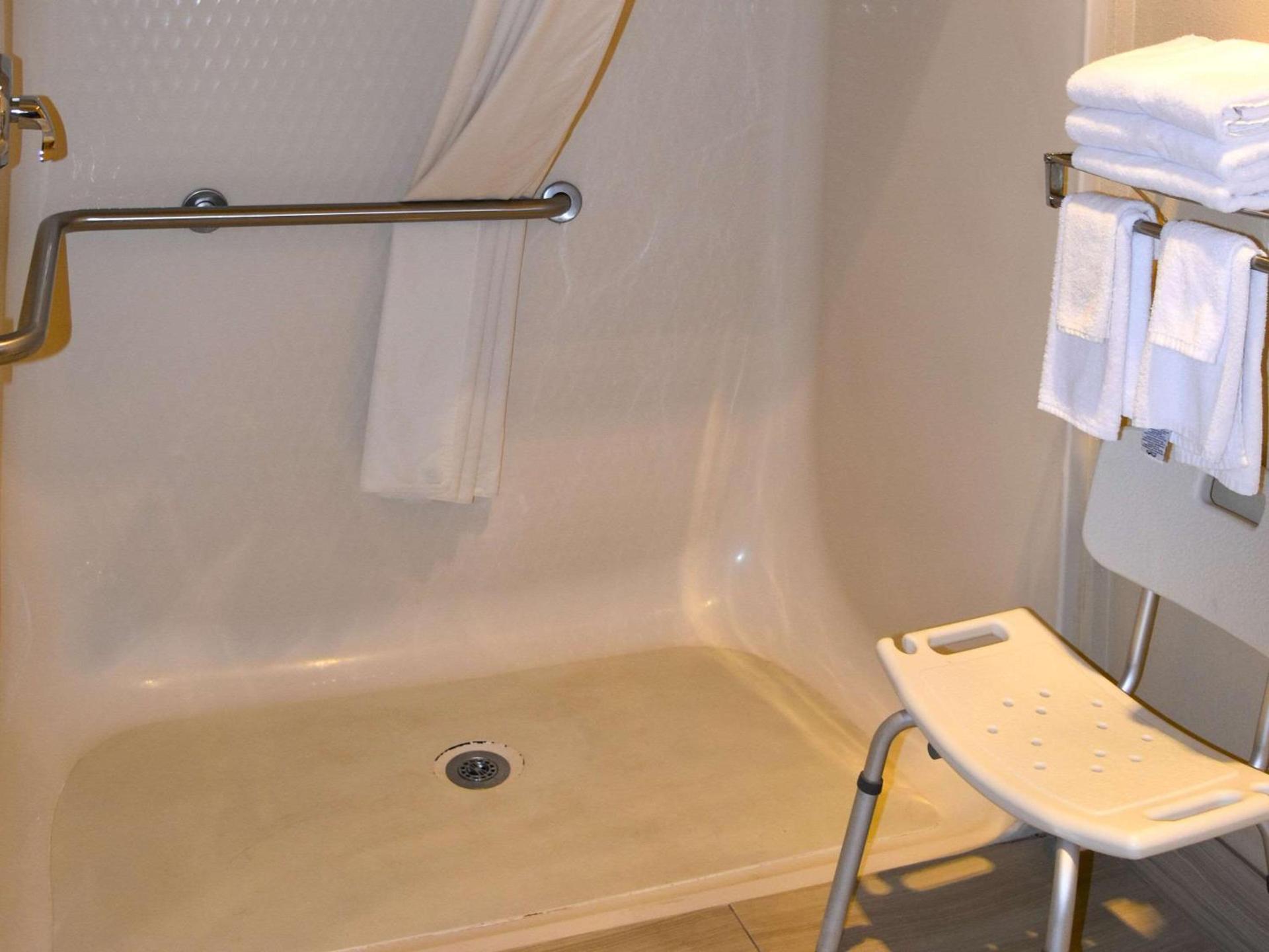 Quality Inn & Suites Brooks Louisville South photo 11