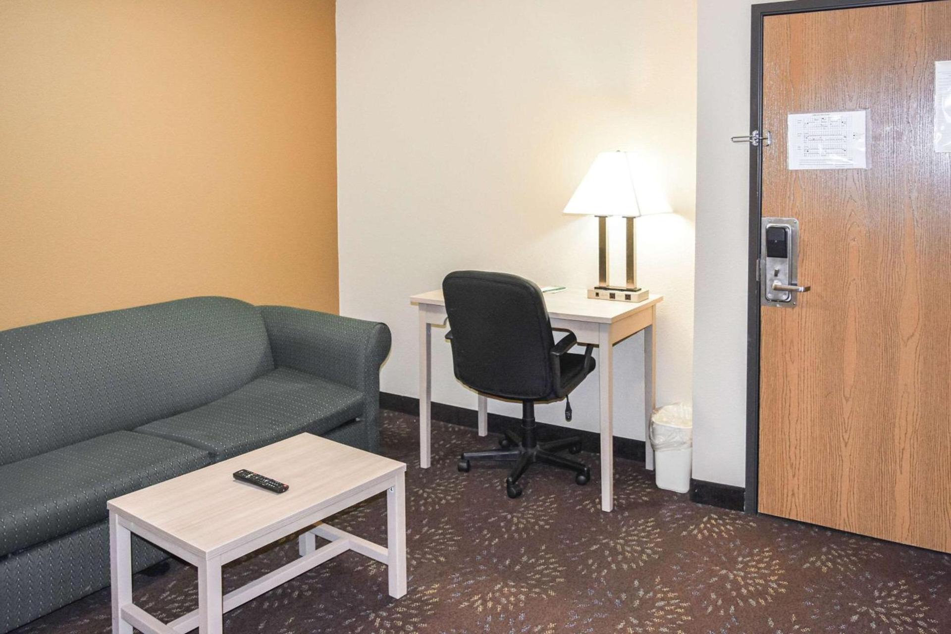 Quality Inn & Suites Brooks Louisville South photo 5