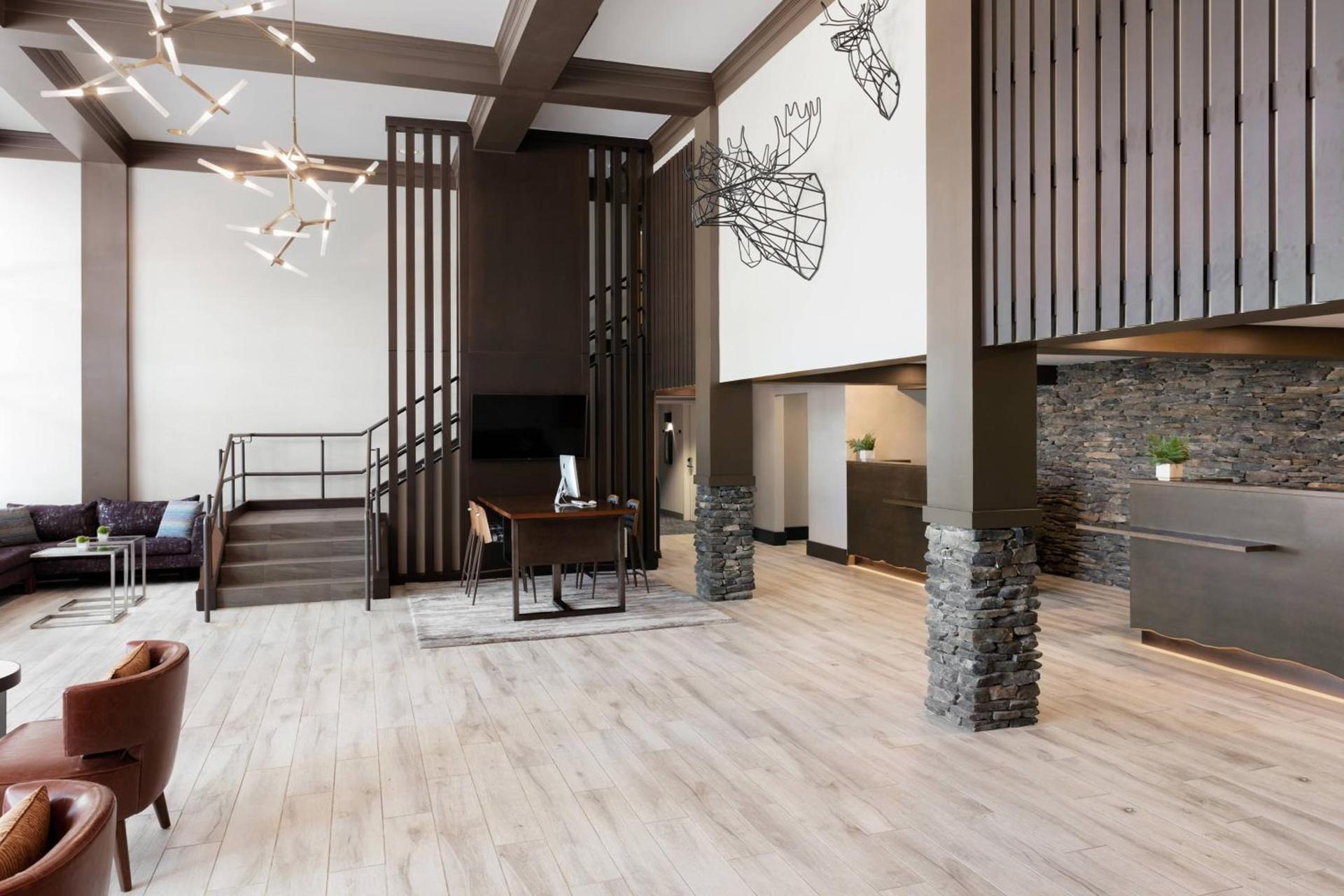 Delta Hotels by Marriott Burlington photo 2