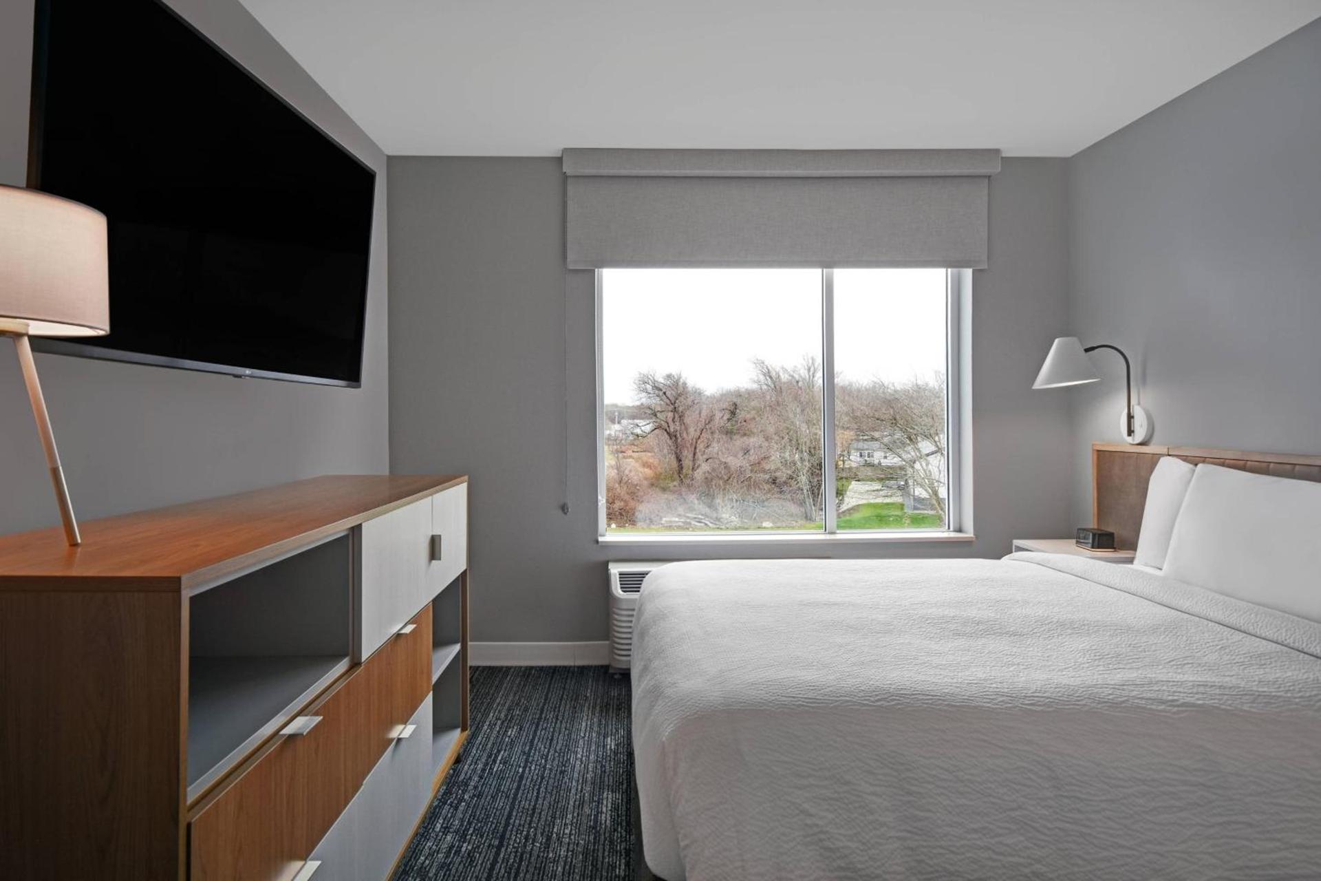 TownePlace Suites by Marriott Fall River Westport photo 9