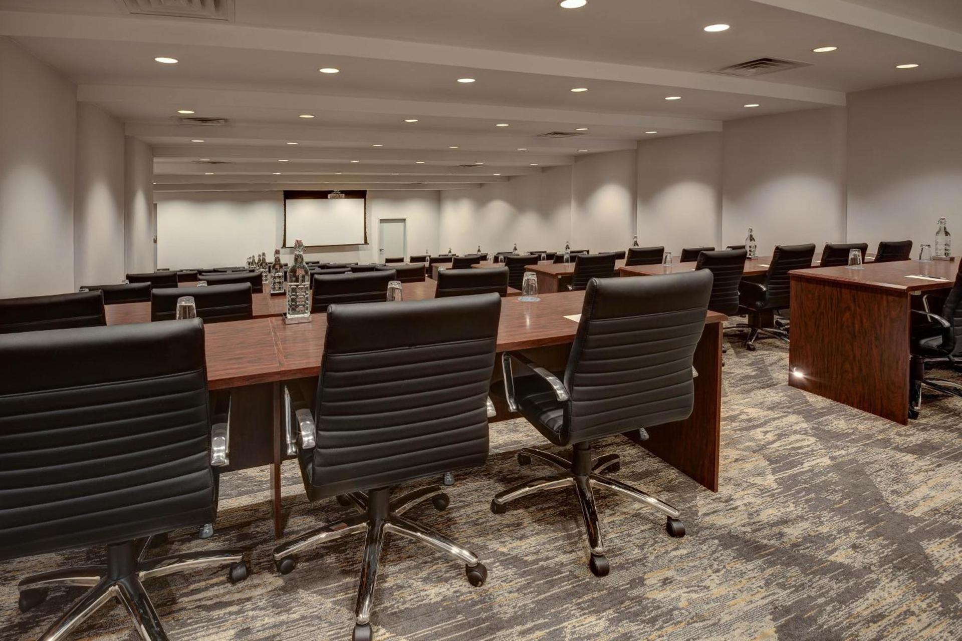 Sheraton Eatontown Hotel photo 59