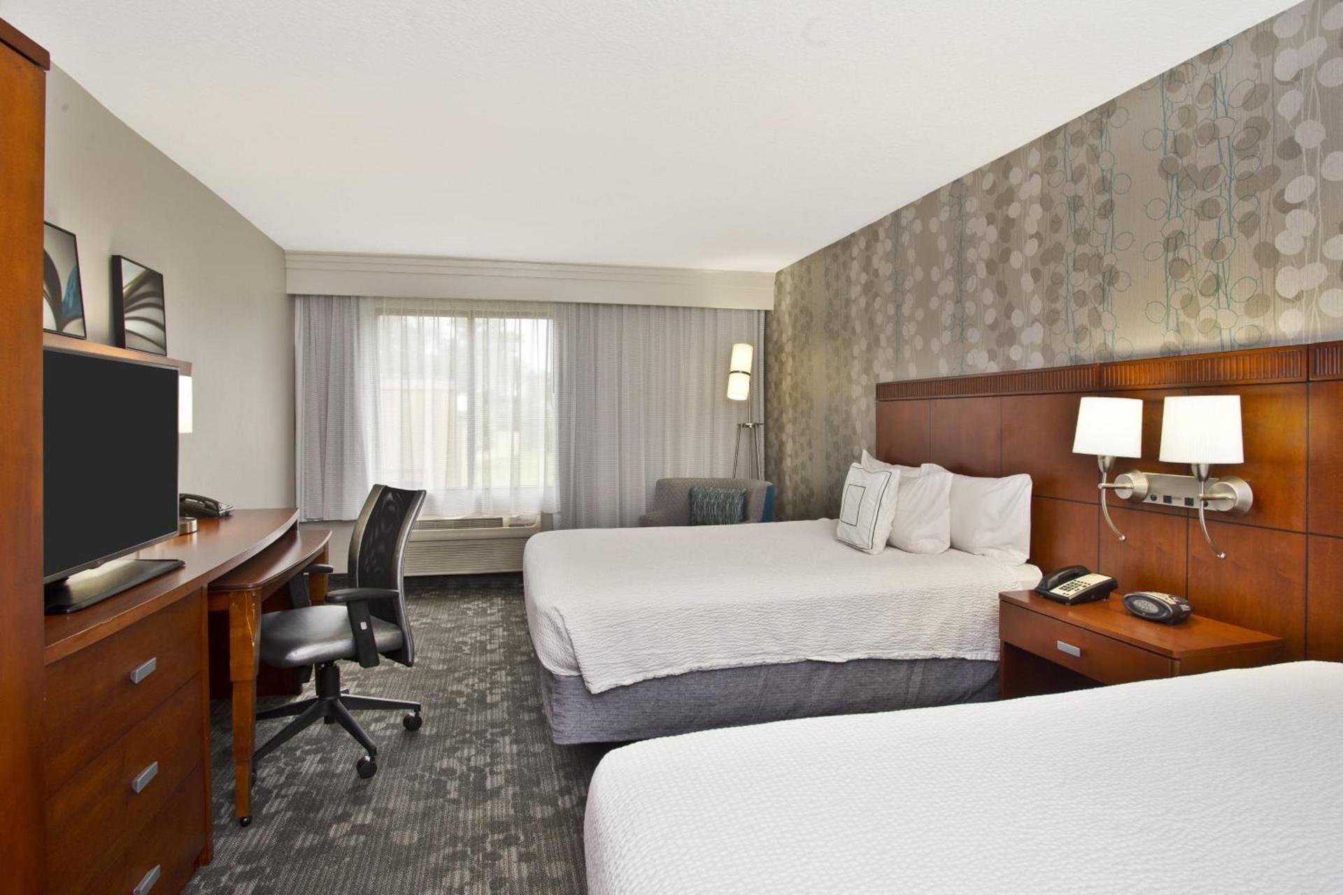 Courtyard by Marriott Gulfport Beachfront photo 8