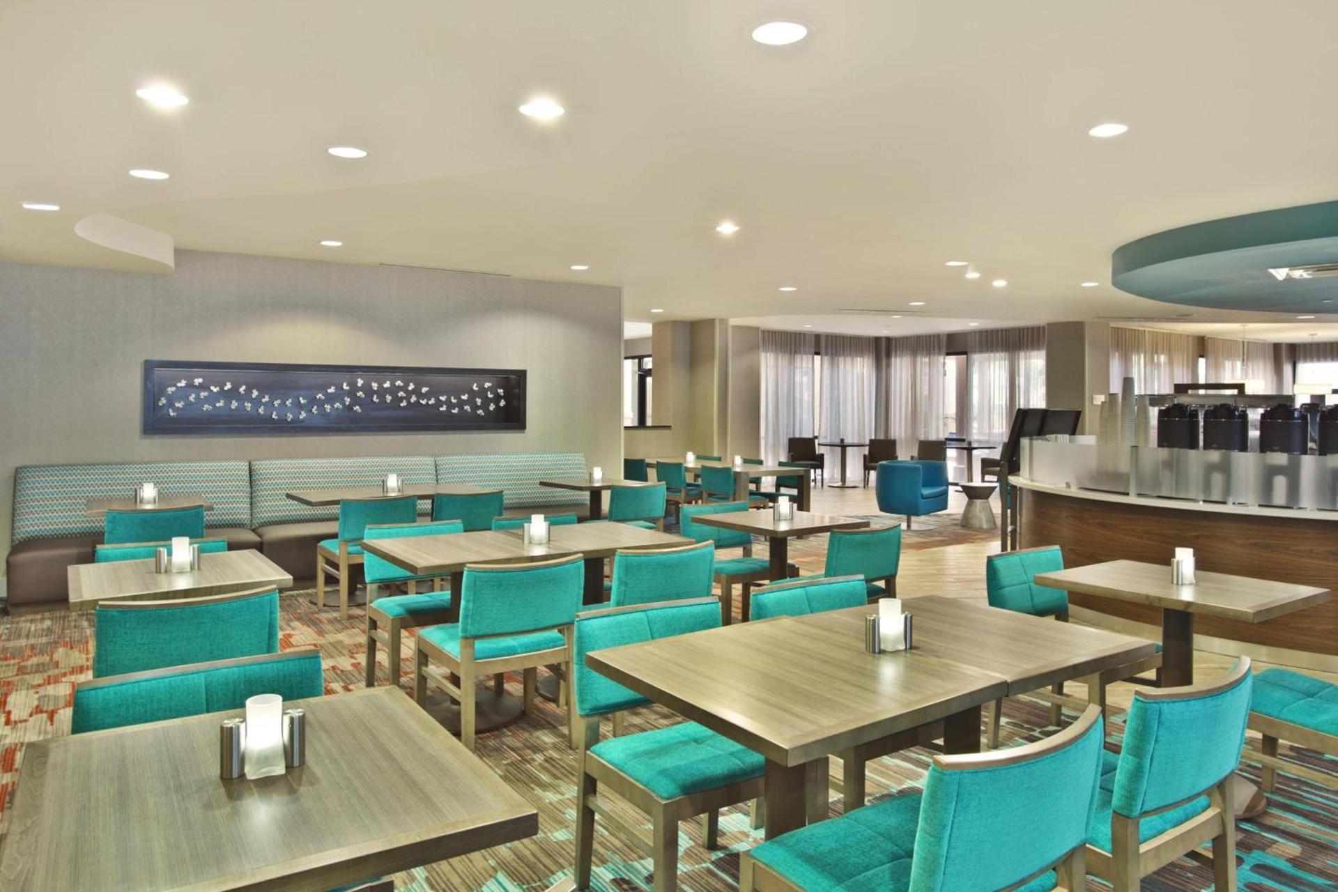Courtyard by Marriott Gulfport Beachfront photo 16
