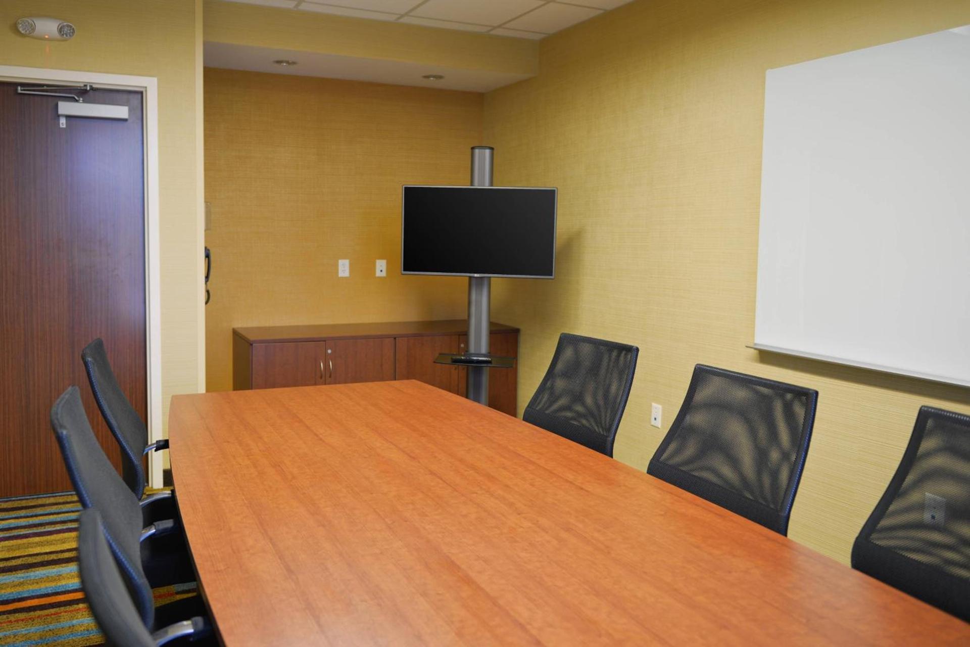 Fairfield Inn and Suites Canton South photo 21