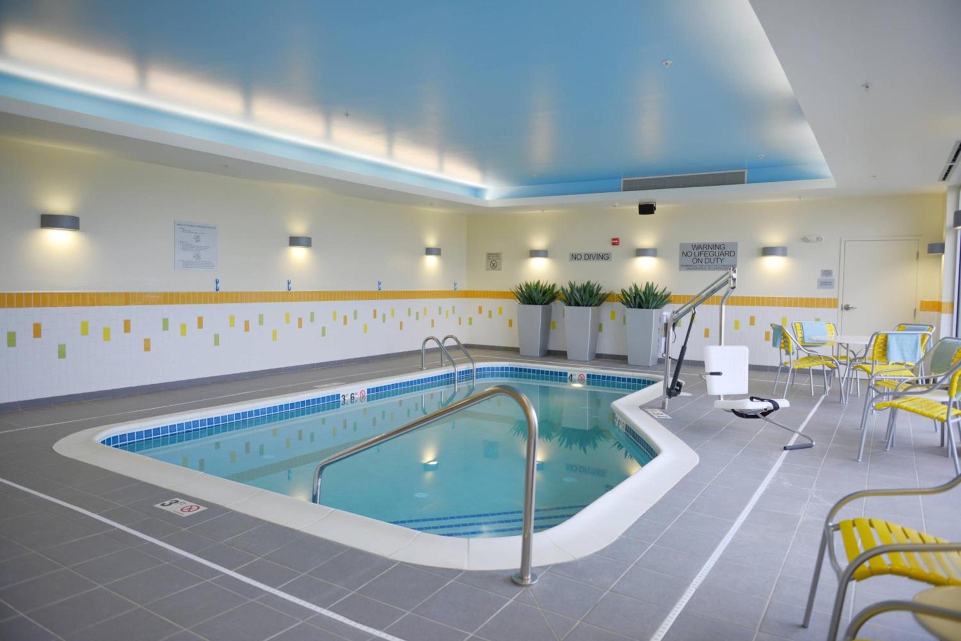 Fairfield Inn and Suites Canton South photo 19
