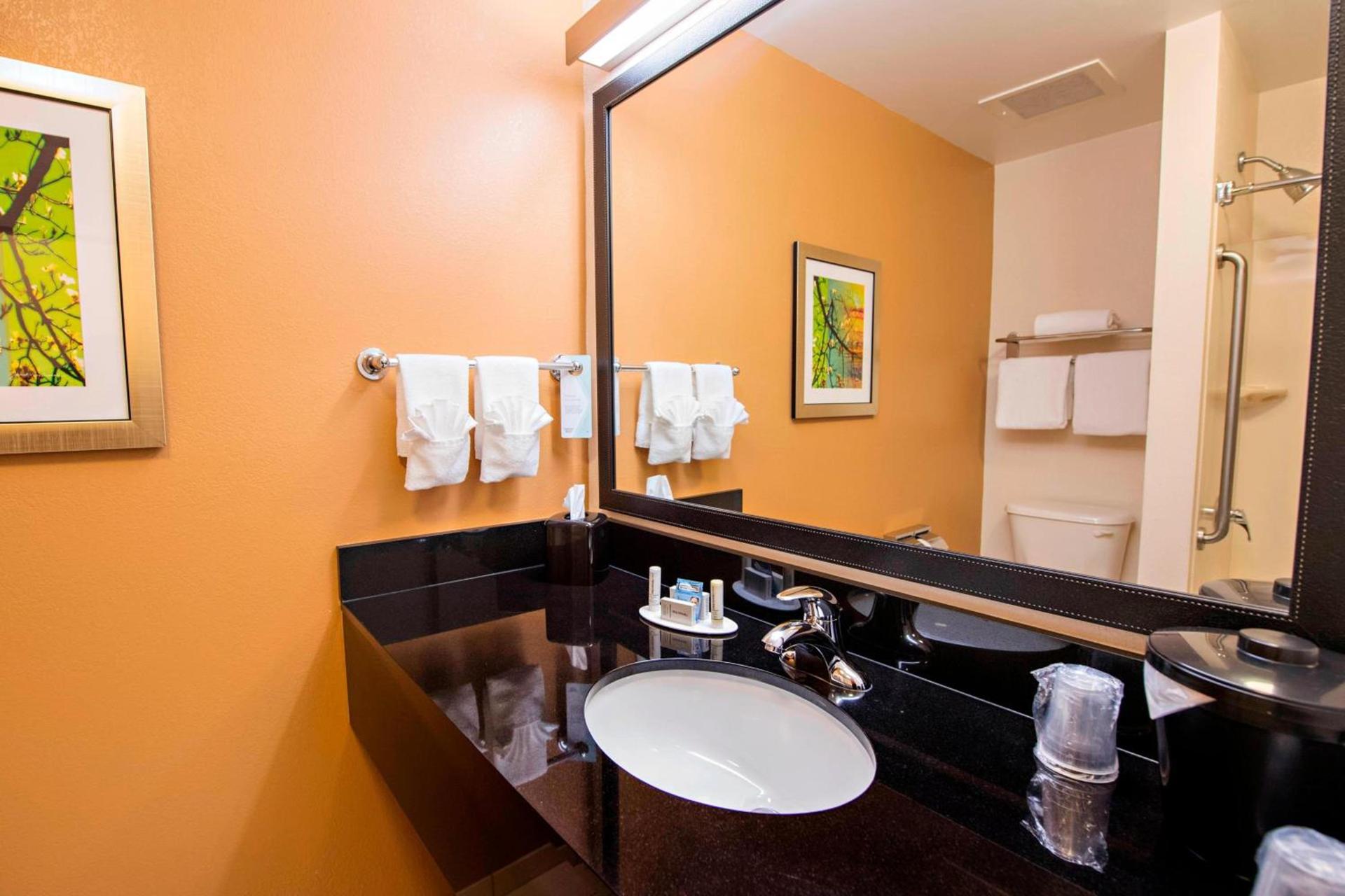 Fairfield Inn and Suites Charleston North/University Area photo 7