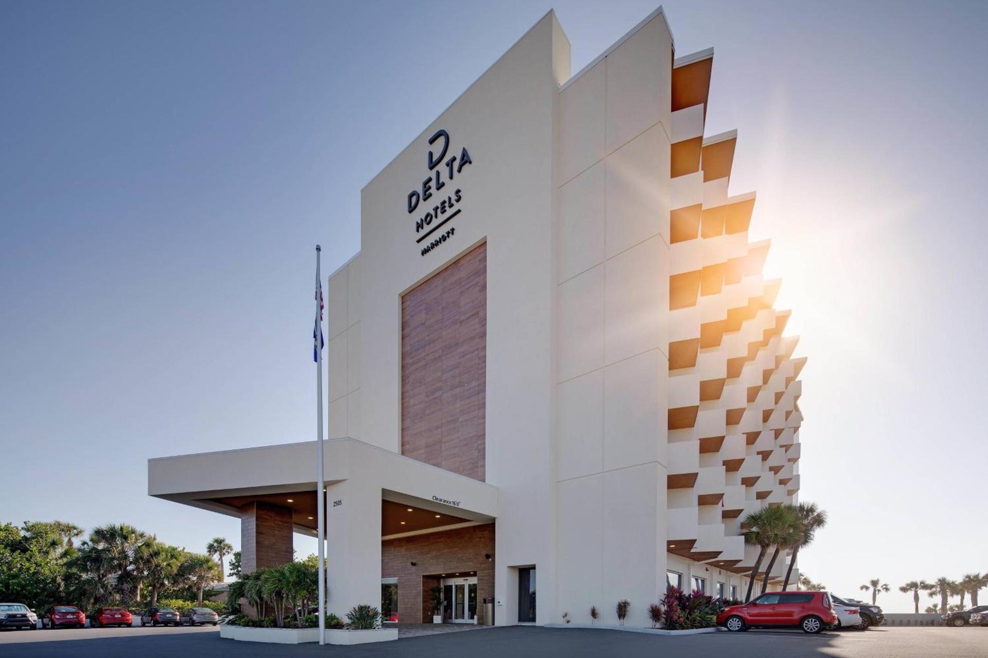 Delta Hotels by Marriott Daytona Beach Oceanfront photo 2