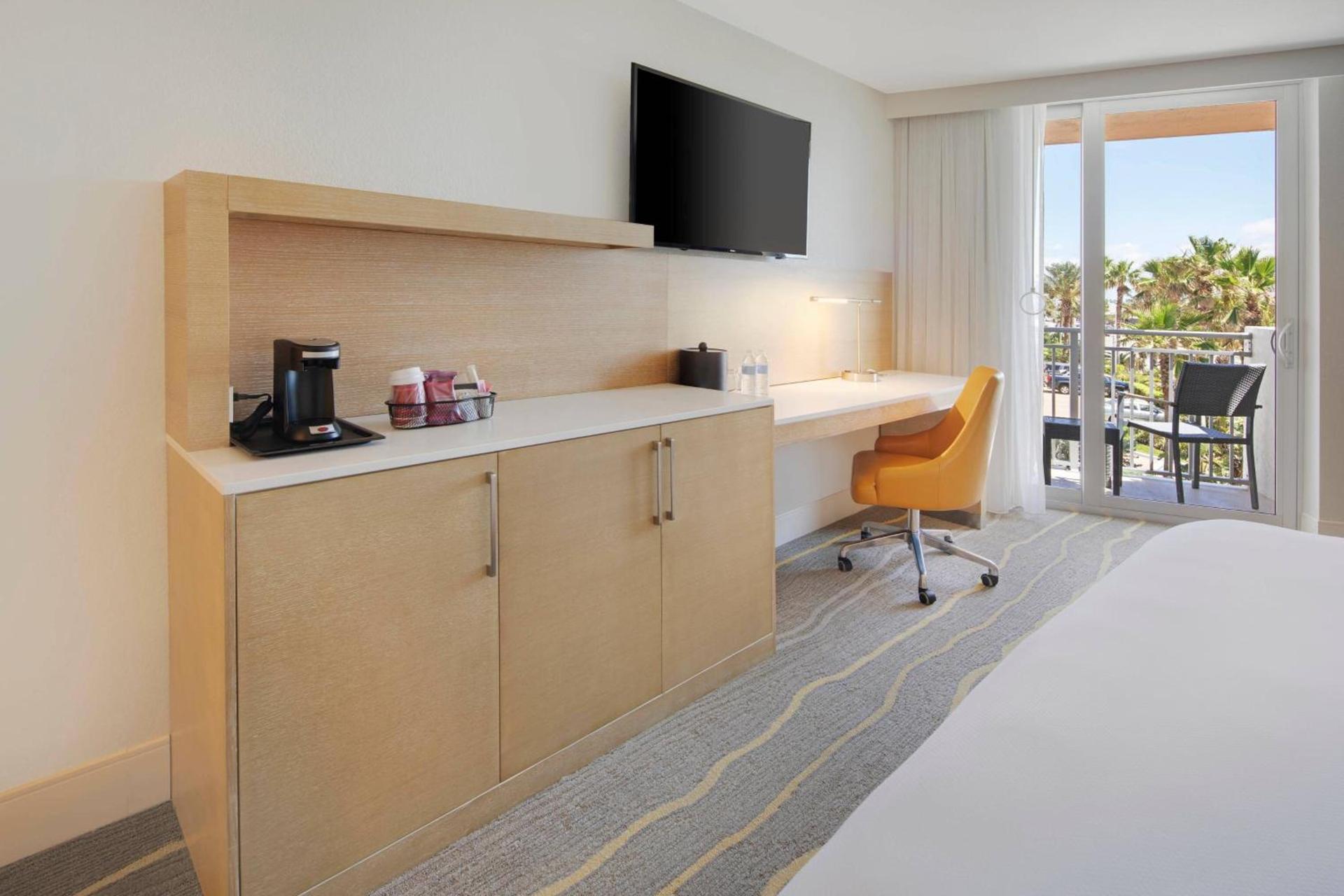 Delta Hotels by Marriott Daytona Beach Oceanfront photo 13