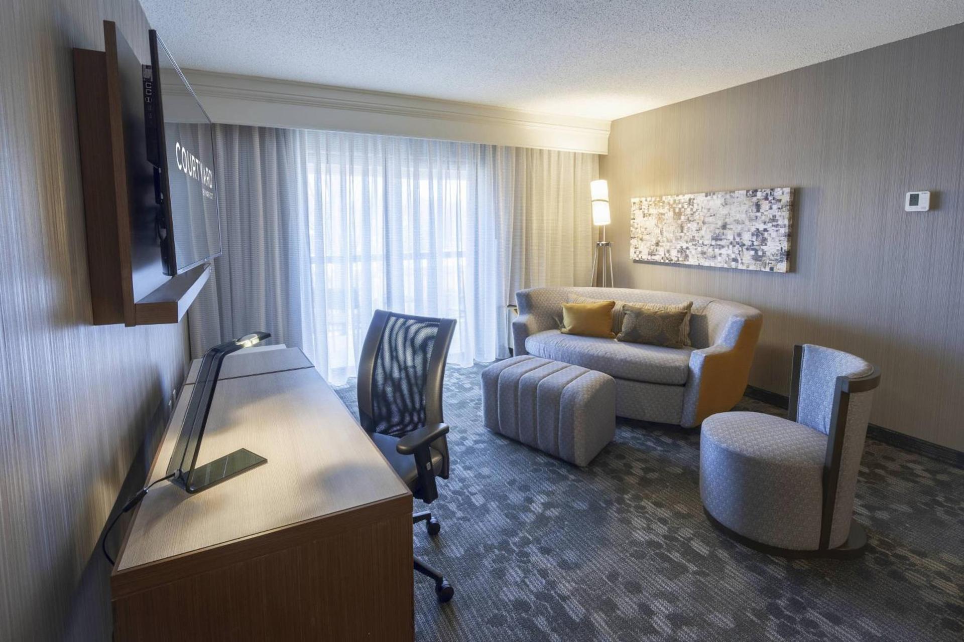 Courtyard by Marriott Cleveland Willoughby photo 11