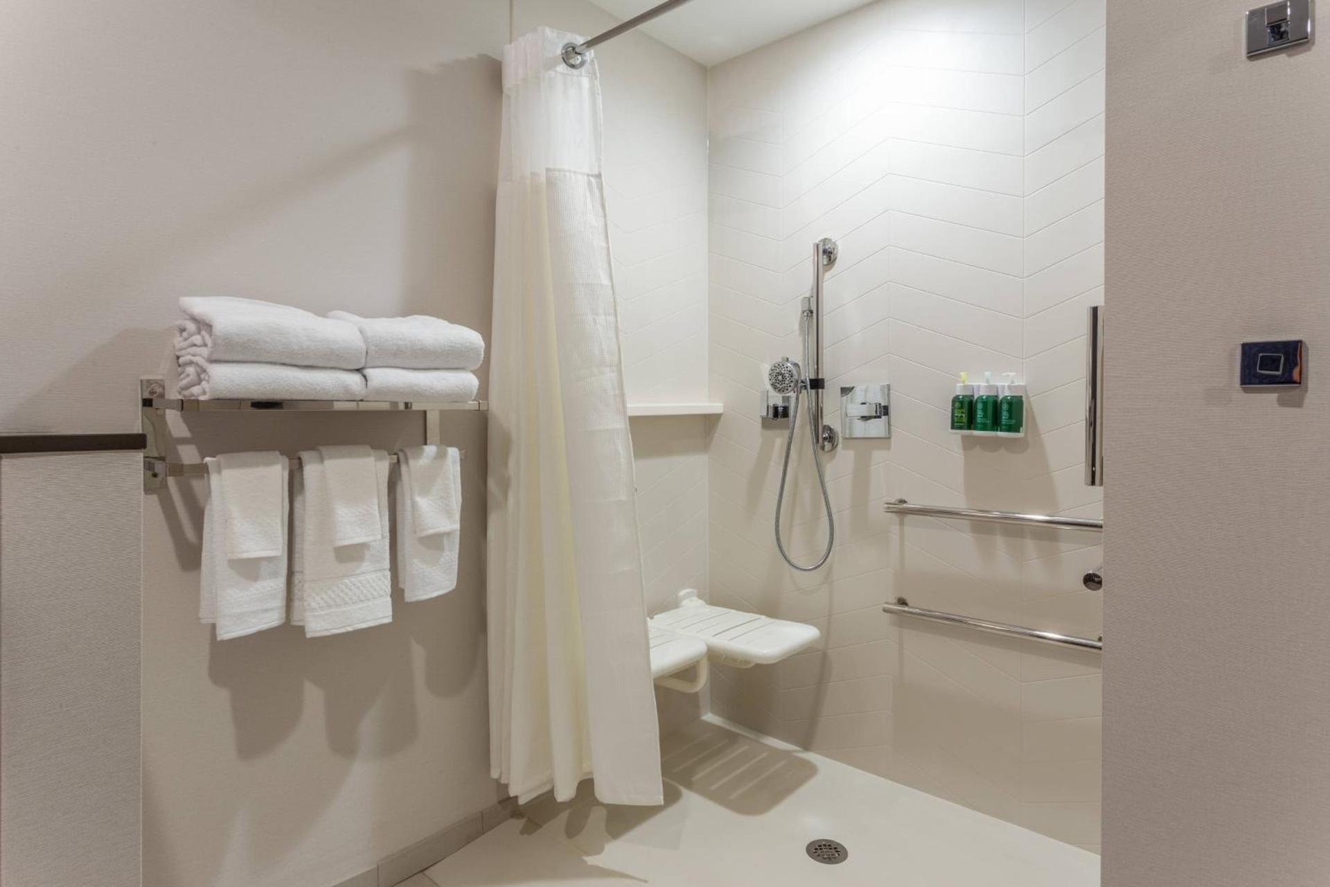 Fairfield Inn & Suites Franklin photo 13