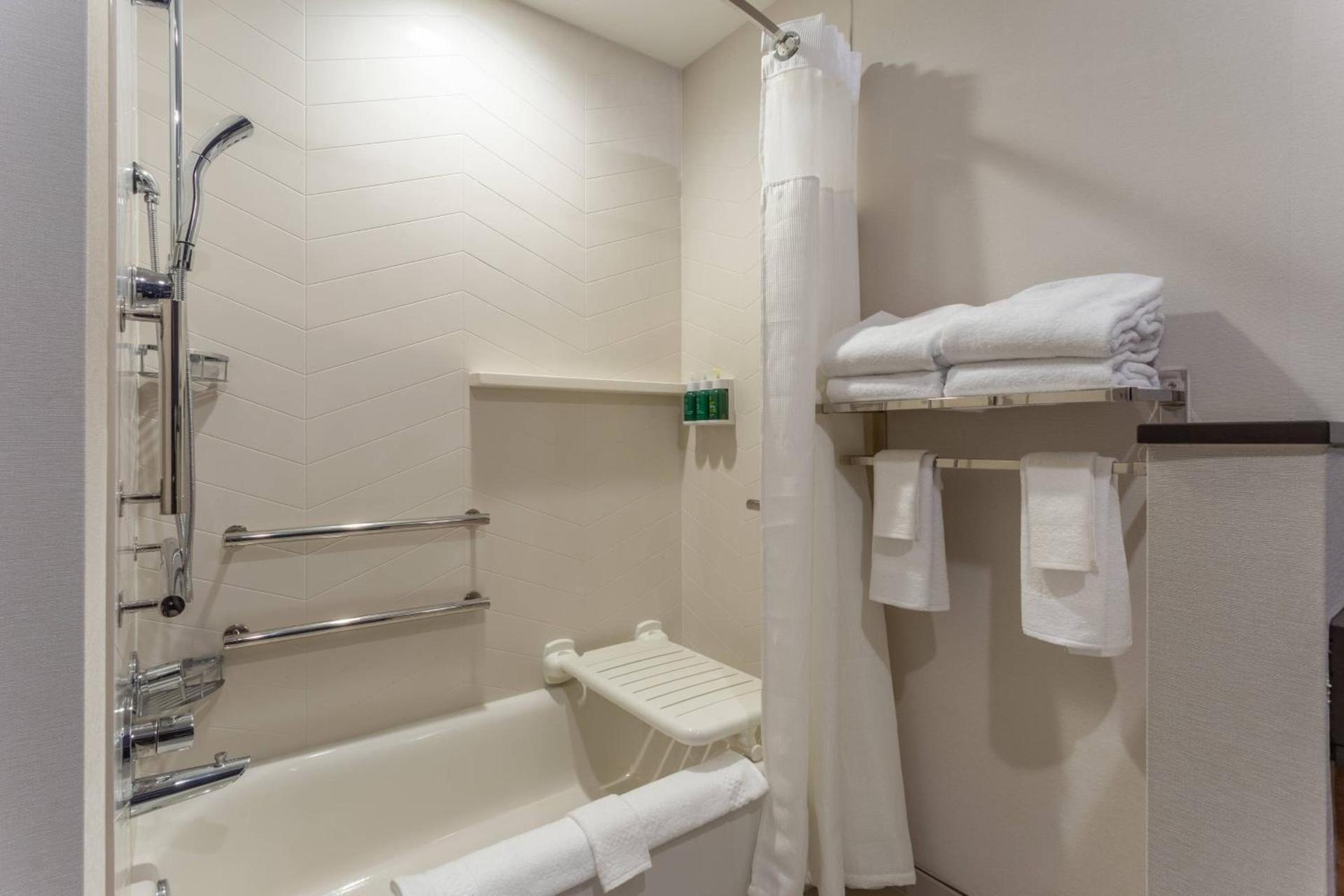 Fairfield Inn & Suites Franklin photo 17