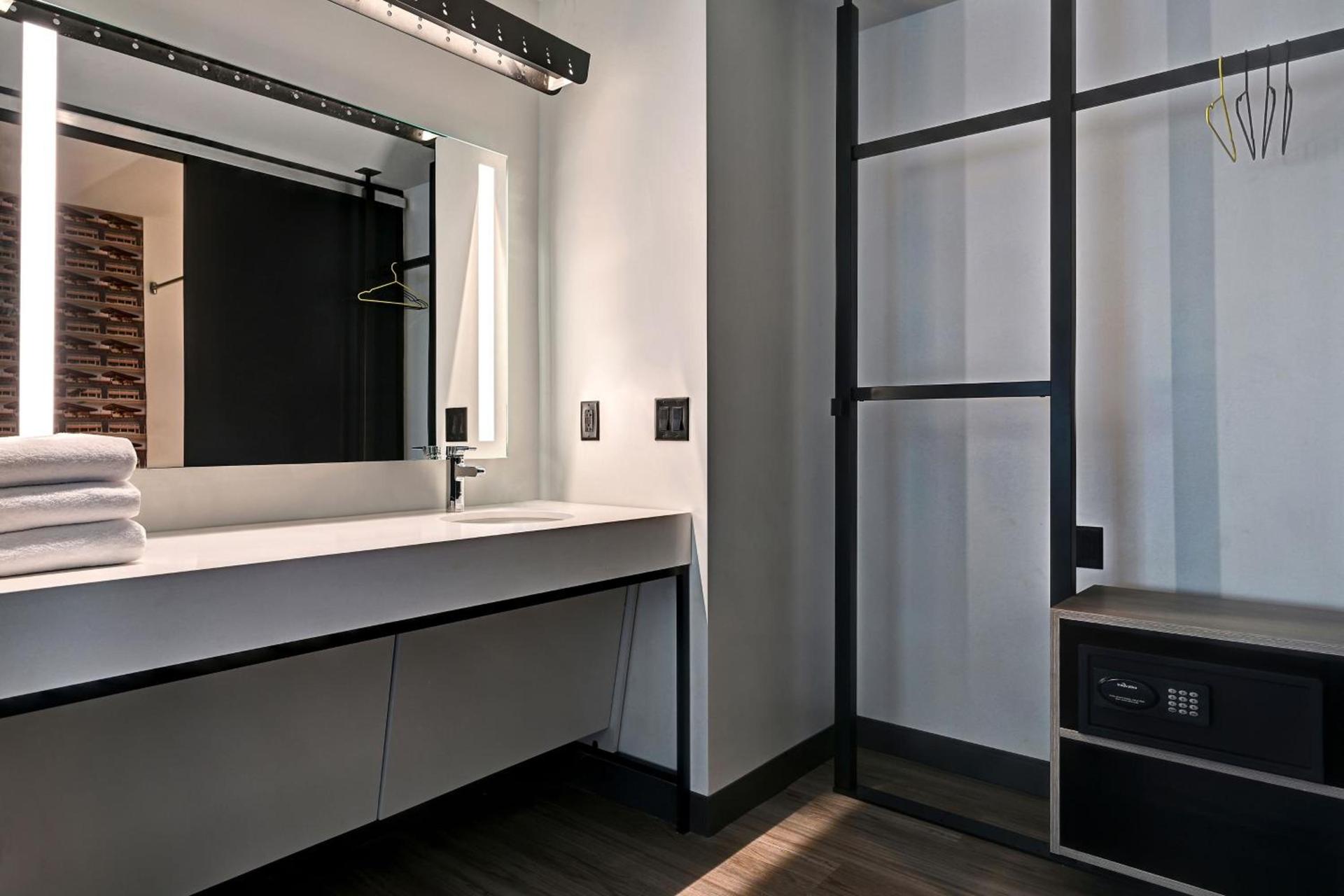 Aloft by Marriott Mooresville photo 14