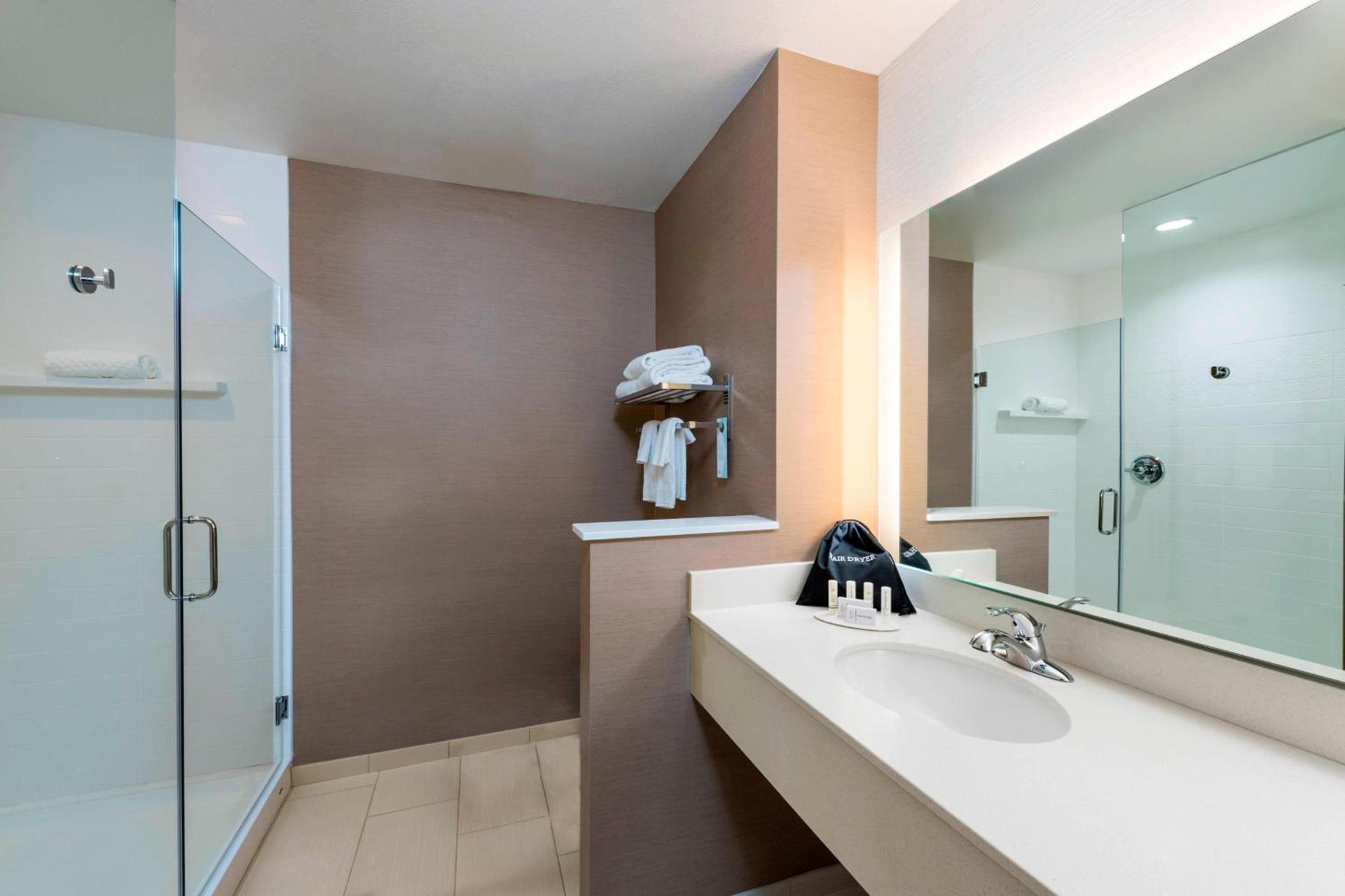 Fairfield by Marriott Inn & Suites Palm Desert Coachella Valley photo 10