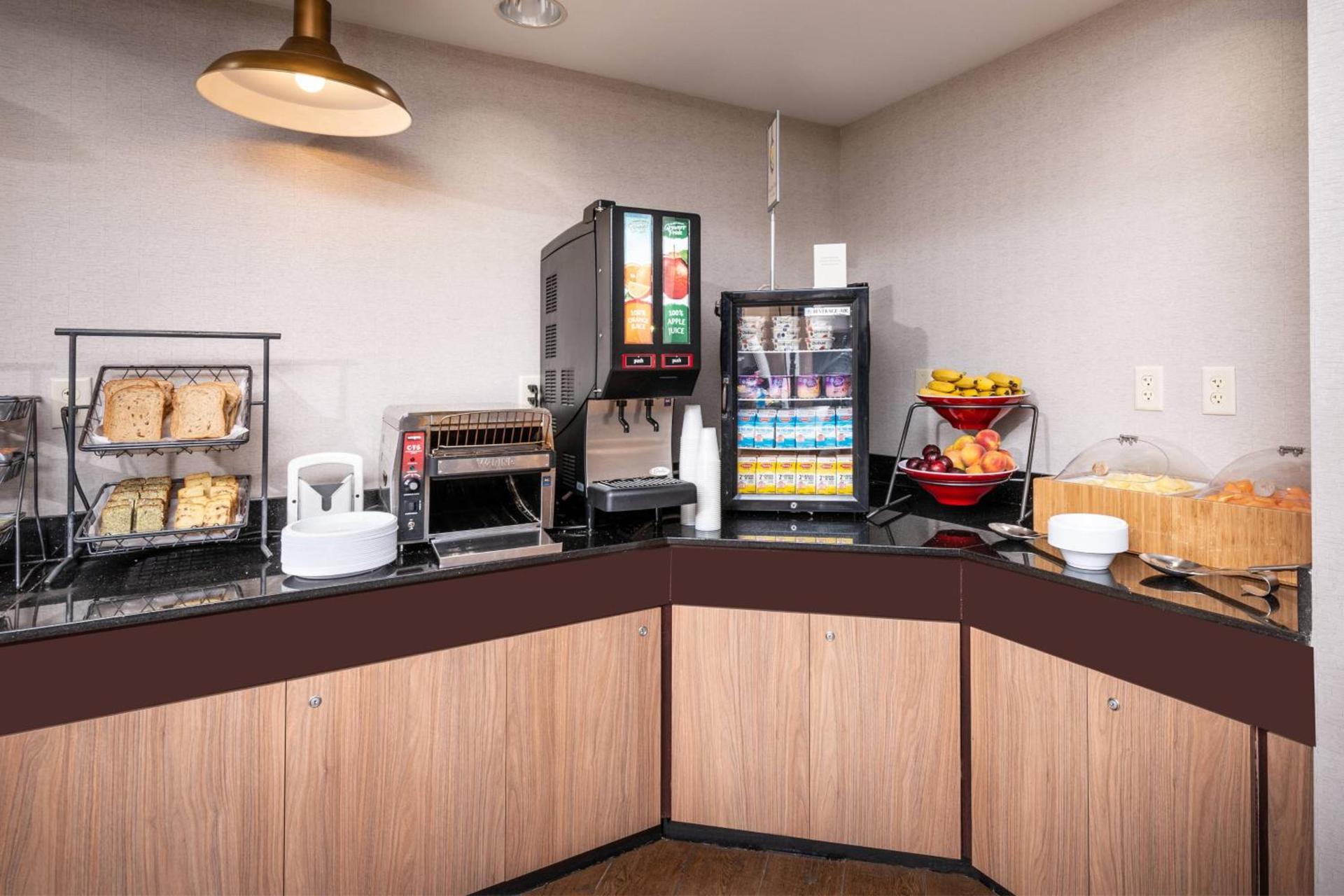 Fairfield Inn and Suites by Marriott New Bedford photo 8