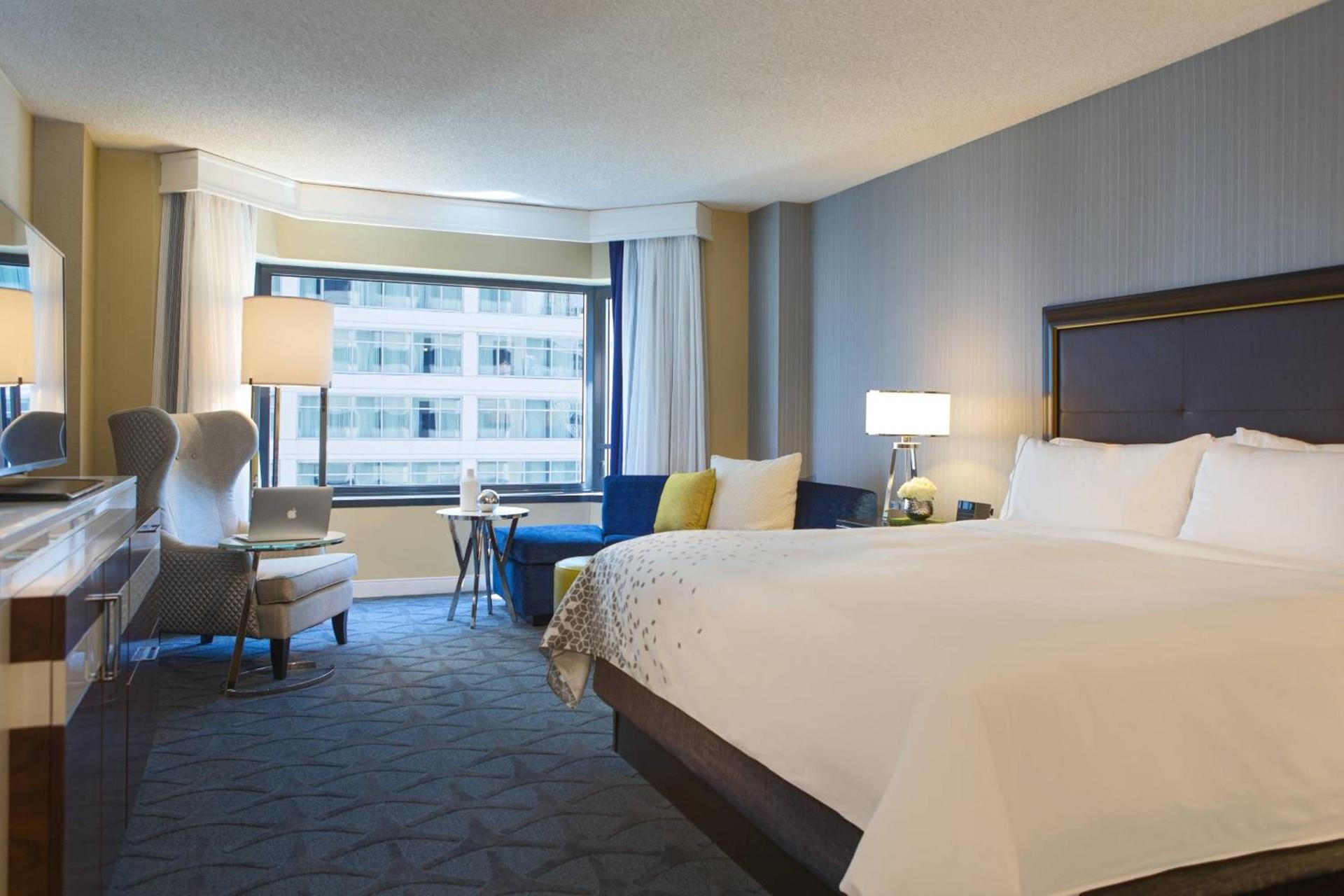 Renaissance Chicago Downtown Hotel photo 90