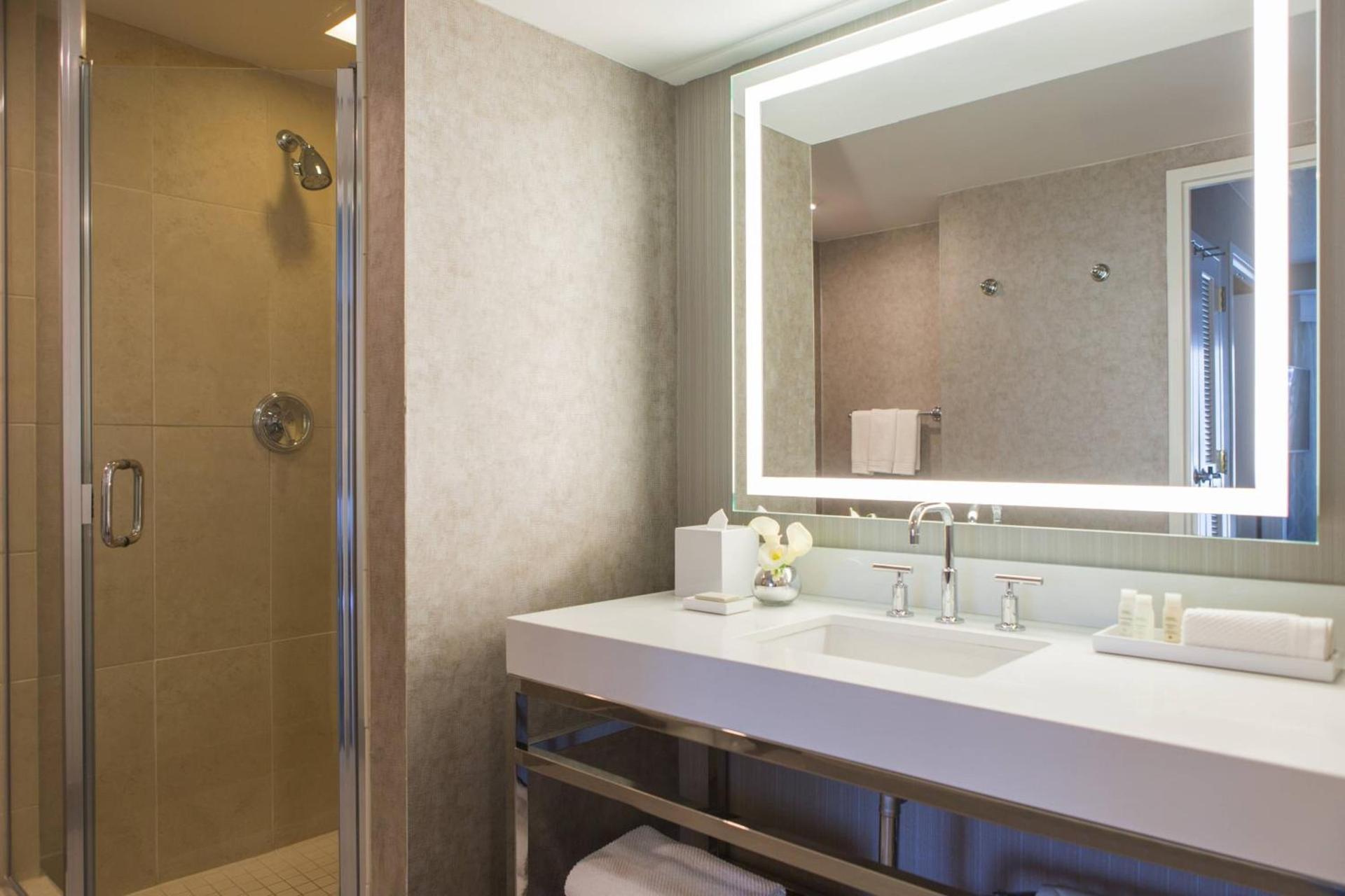 Renaissance Chicago Downtown Hotel photo 11