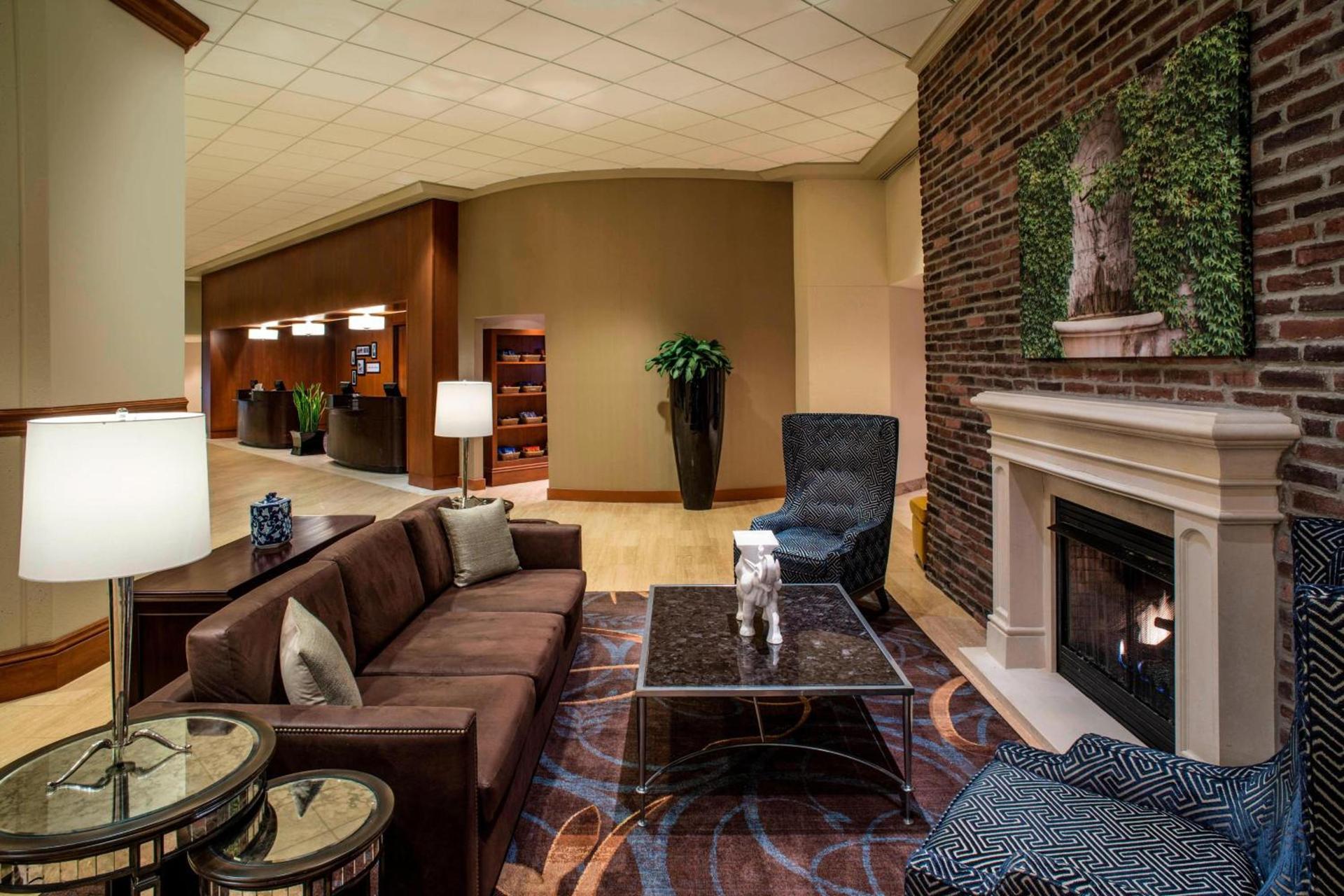 The Plaza Hotel Columbus at Capitol Square photo 3