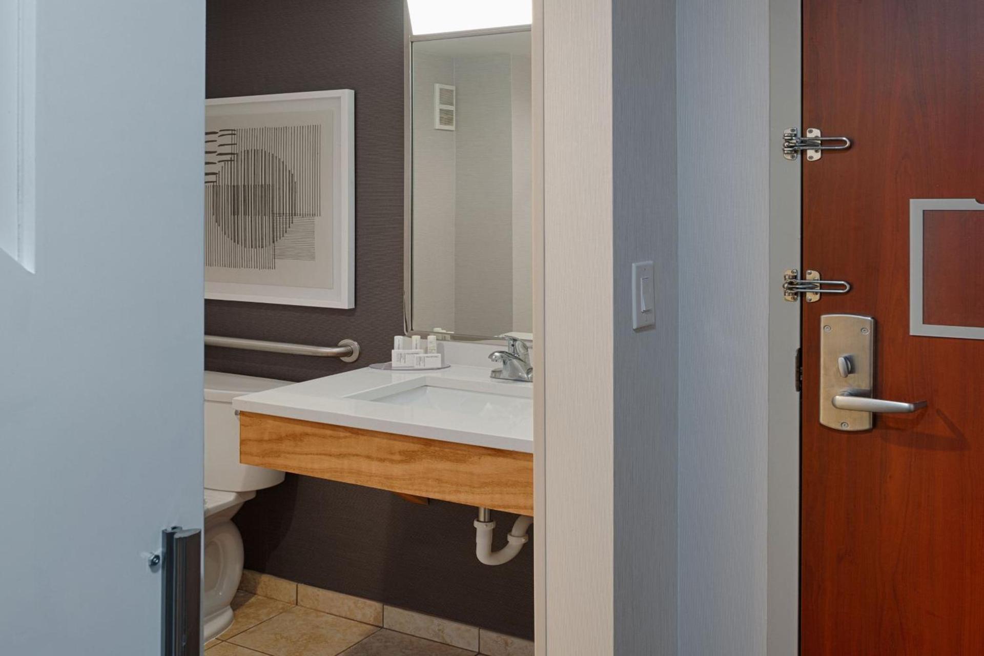Courtyard by Marriott Springfield Downtown photo 25