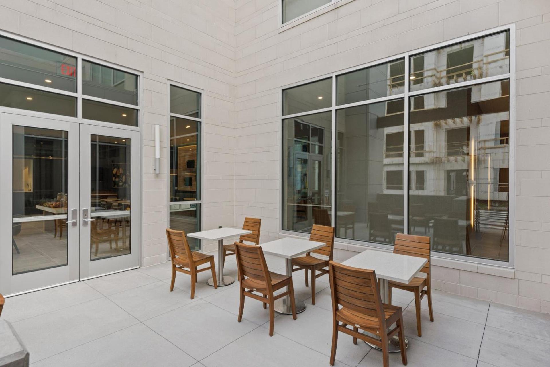 Element by Marriott Hampton Peninsula Town Center photo 1